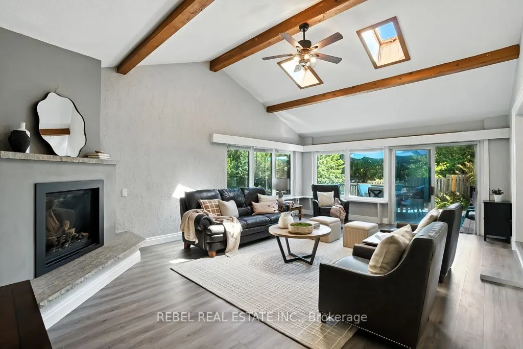 738 Spragge Crescent