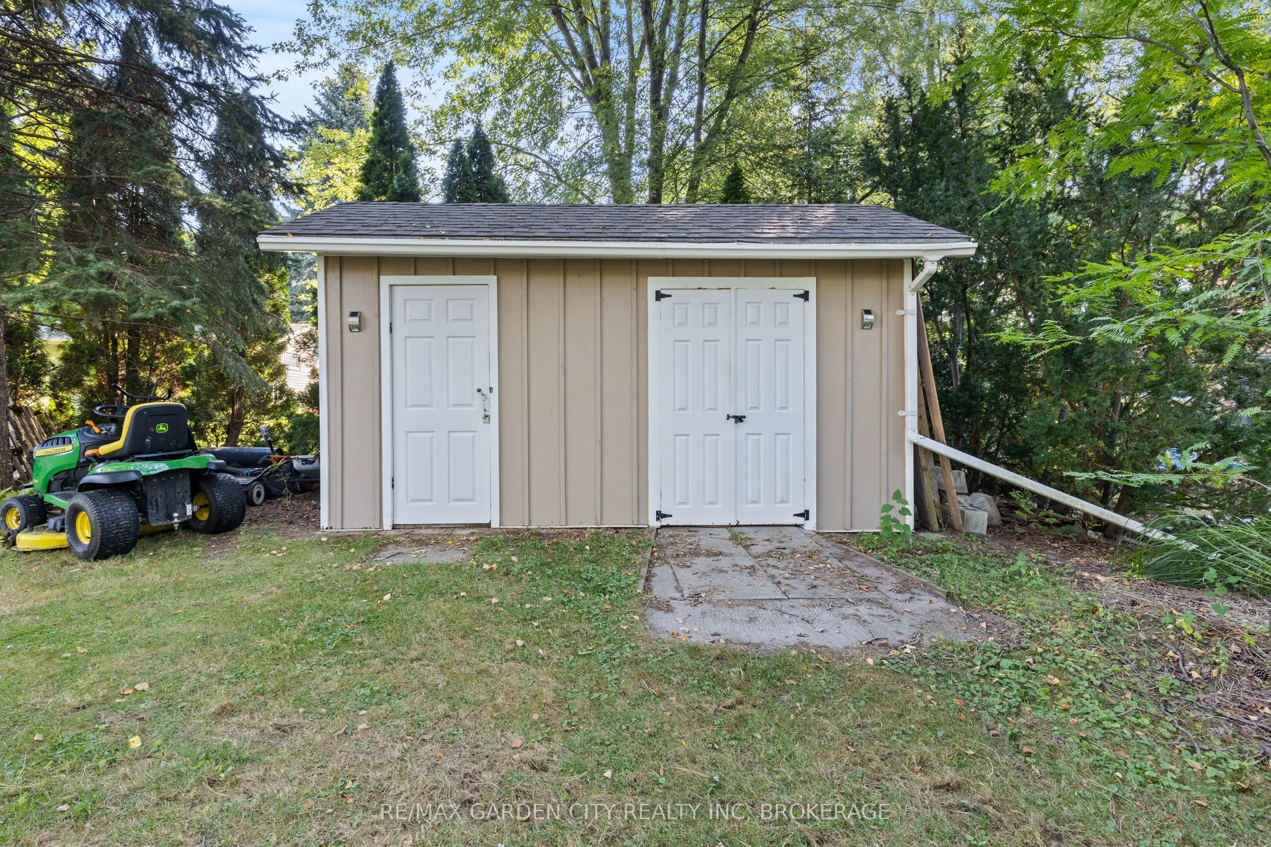 629 Penner Street