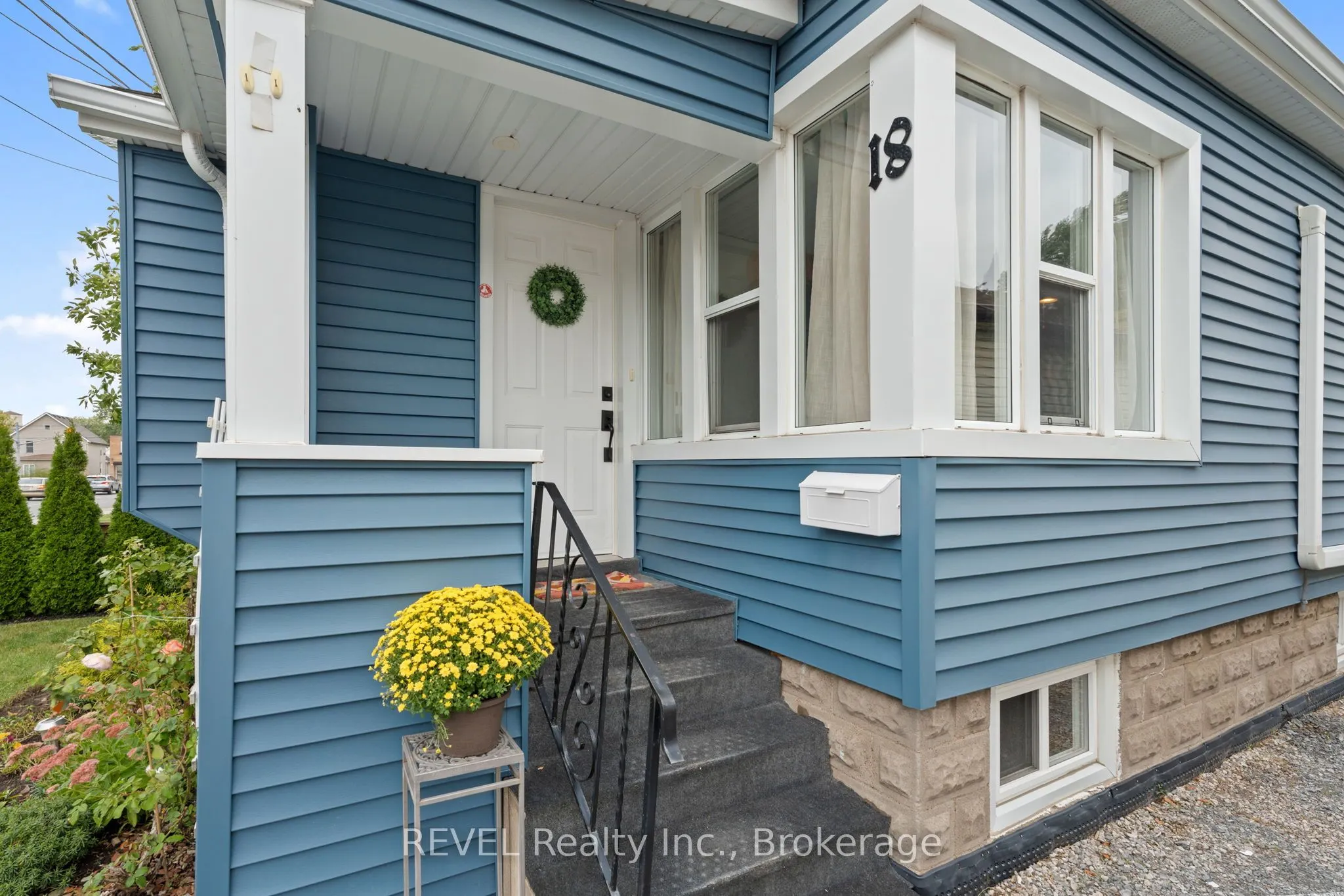 18 Crowland Avenue