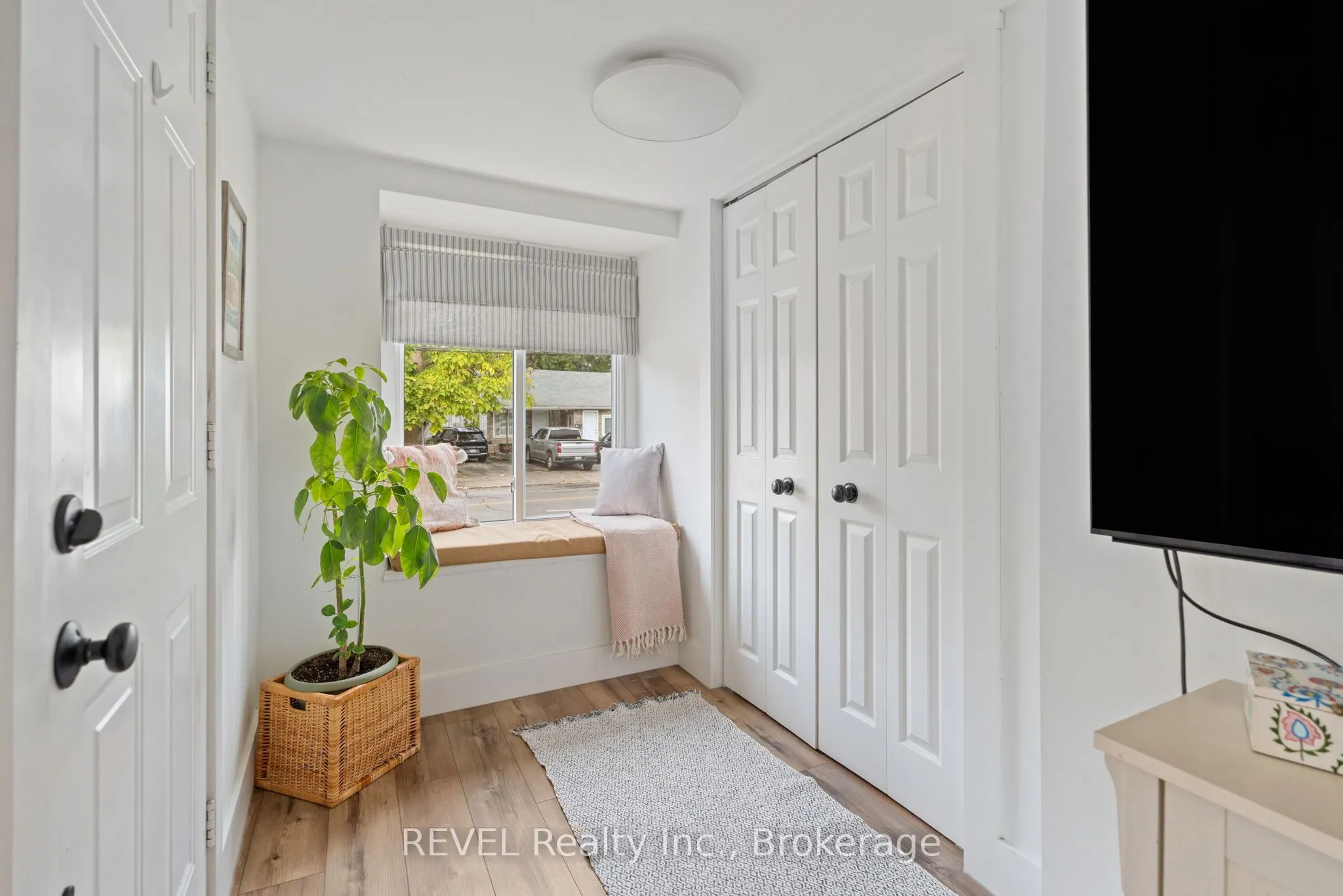 18 Crowland Avenue