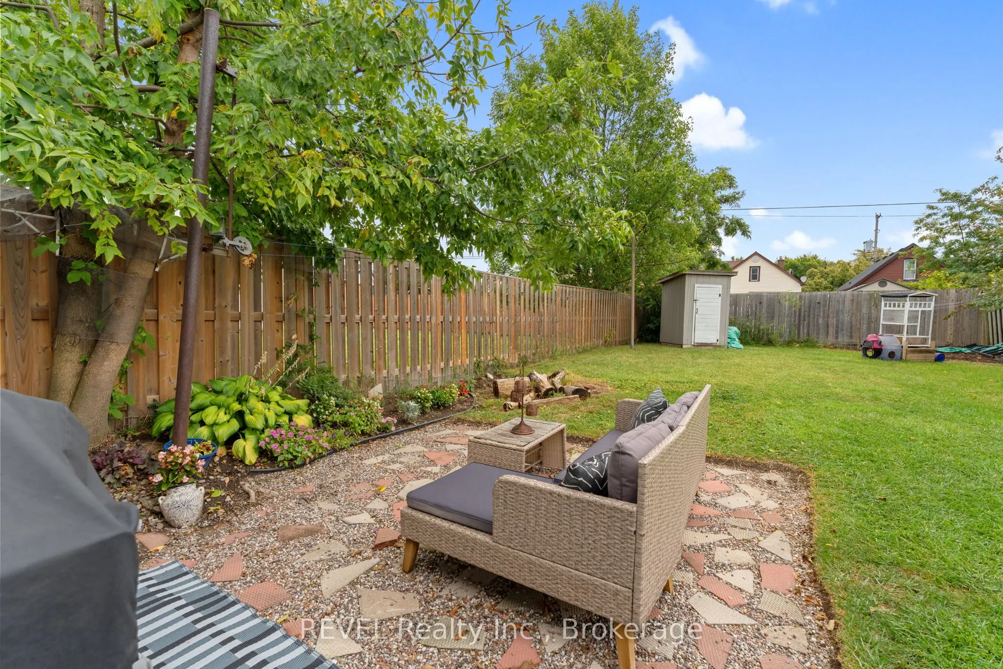 18 Crowland Avenue