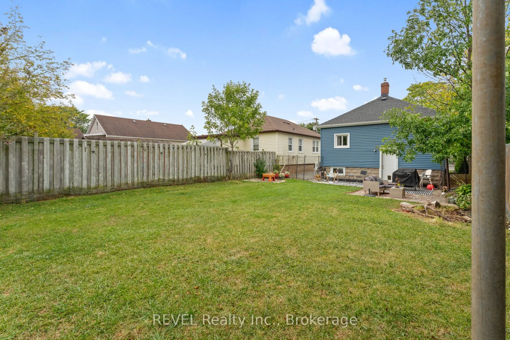 18 Crowland Avenue