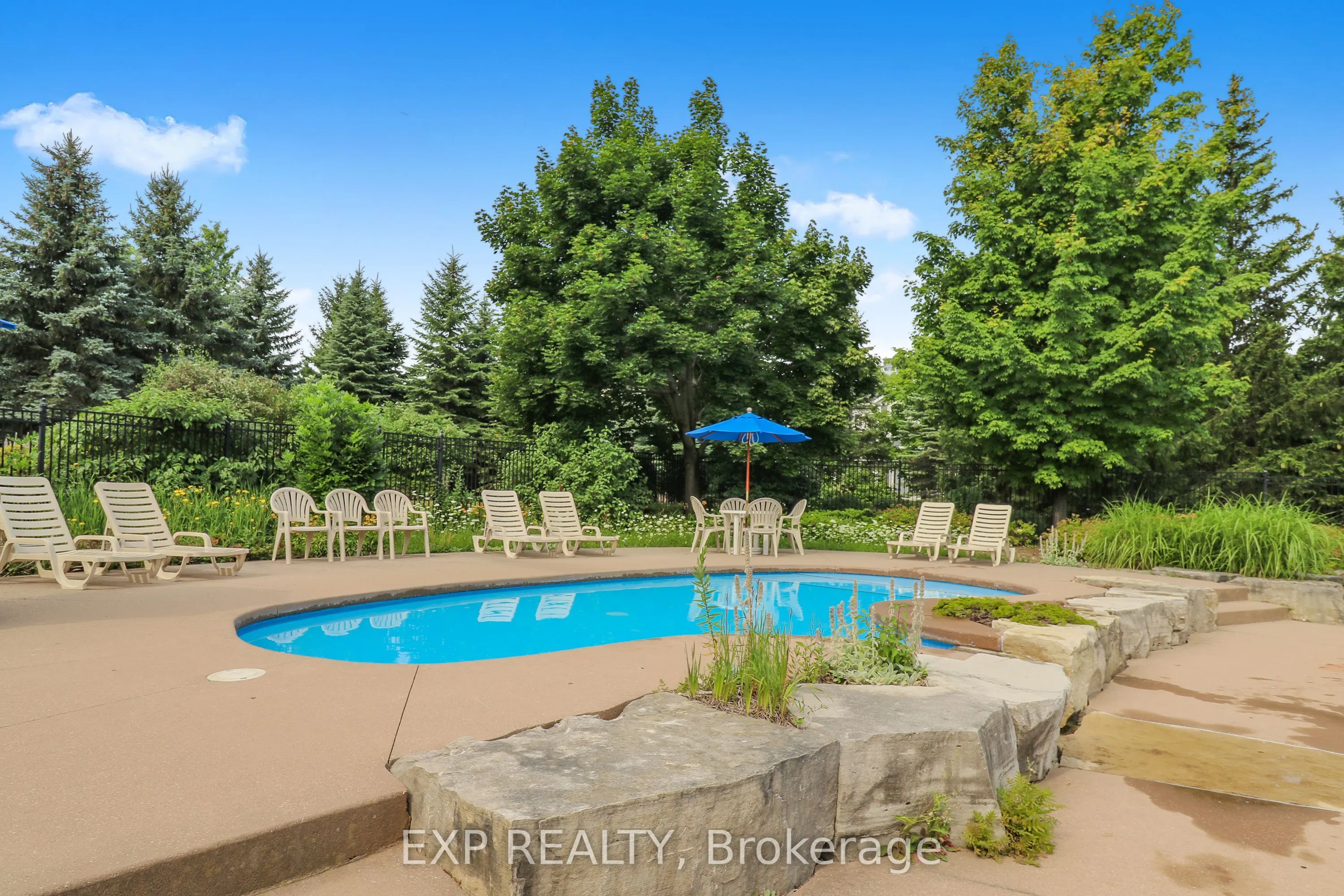 170 Snowbridge Way, #222