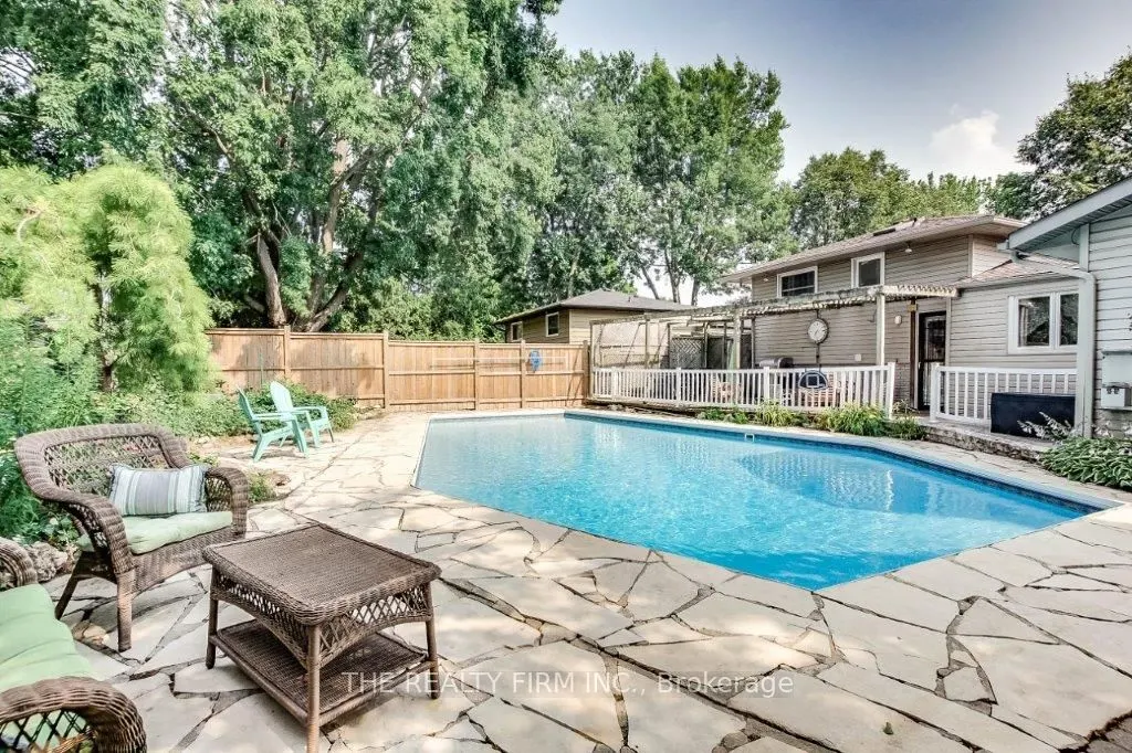 79 MENDIP Crescent