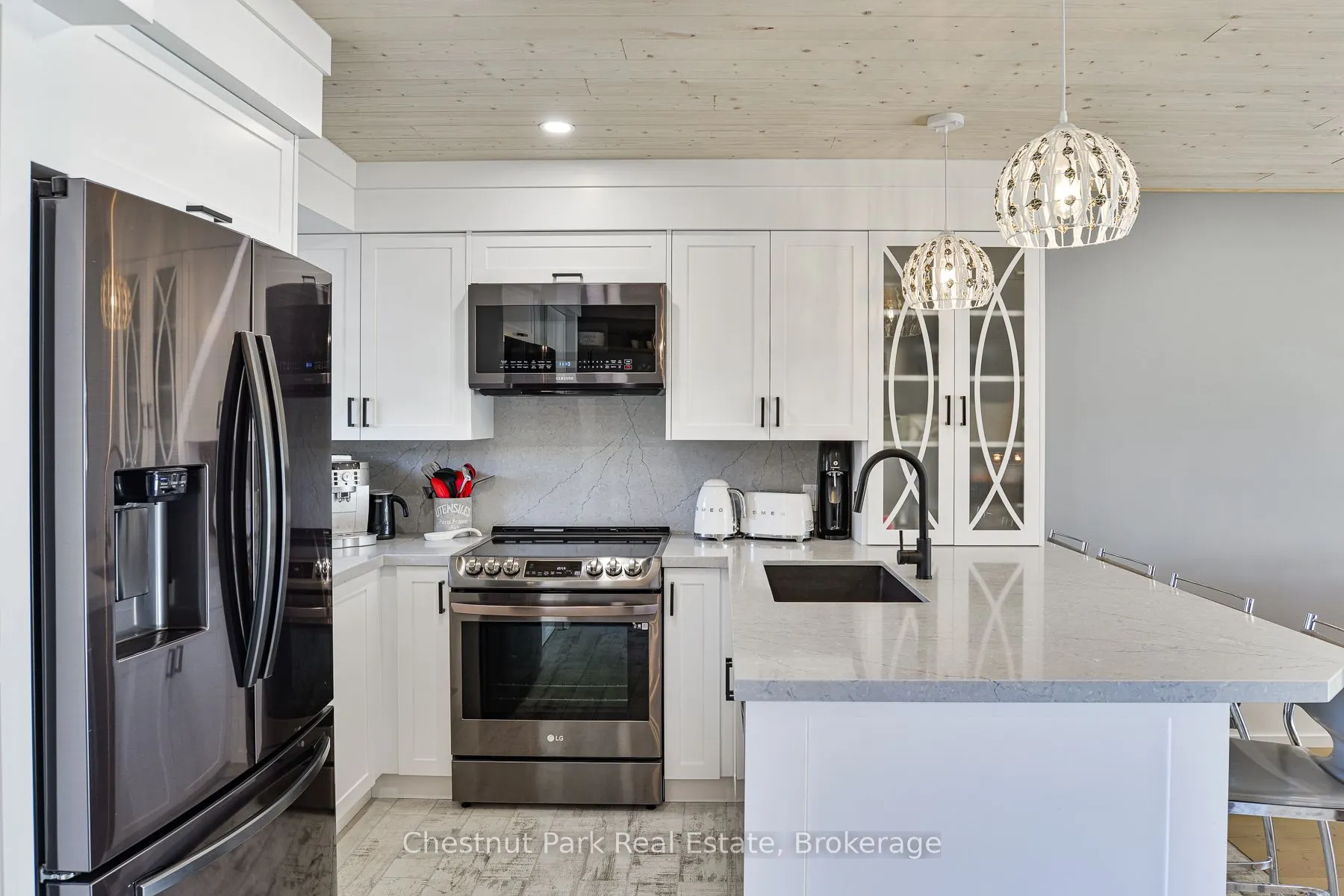4 TURNER Drive, #2