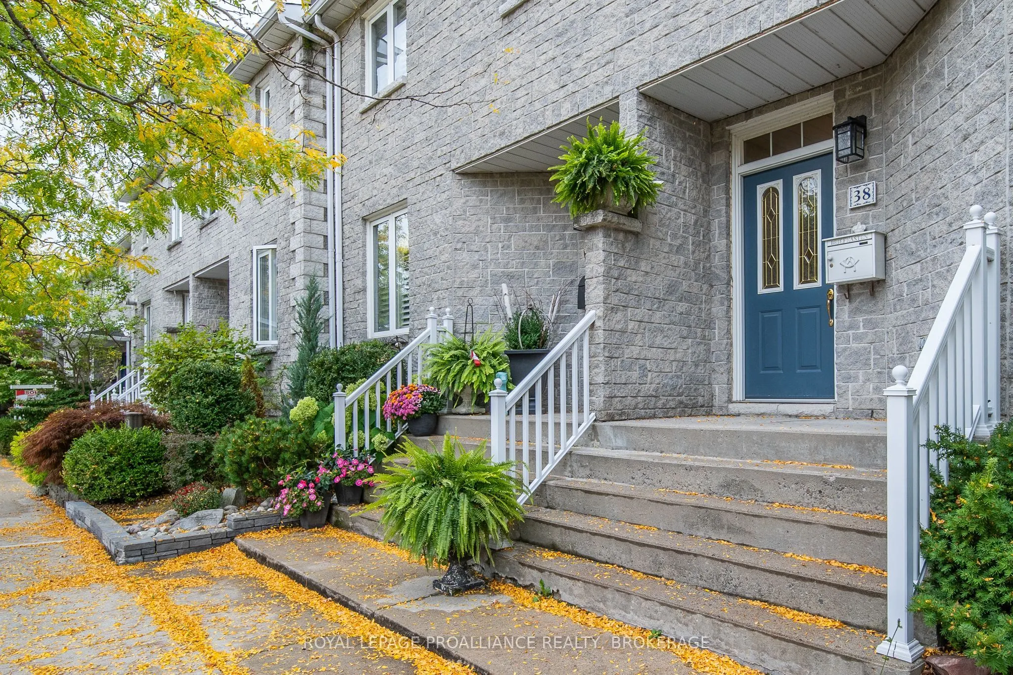 38 Yonge Street