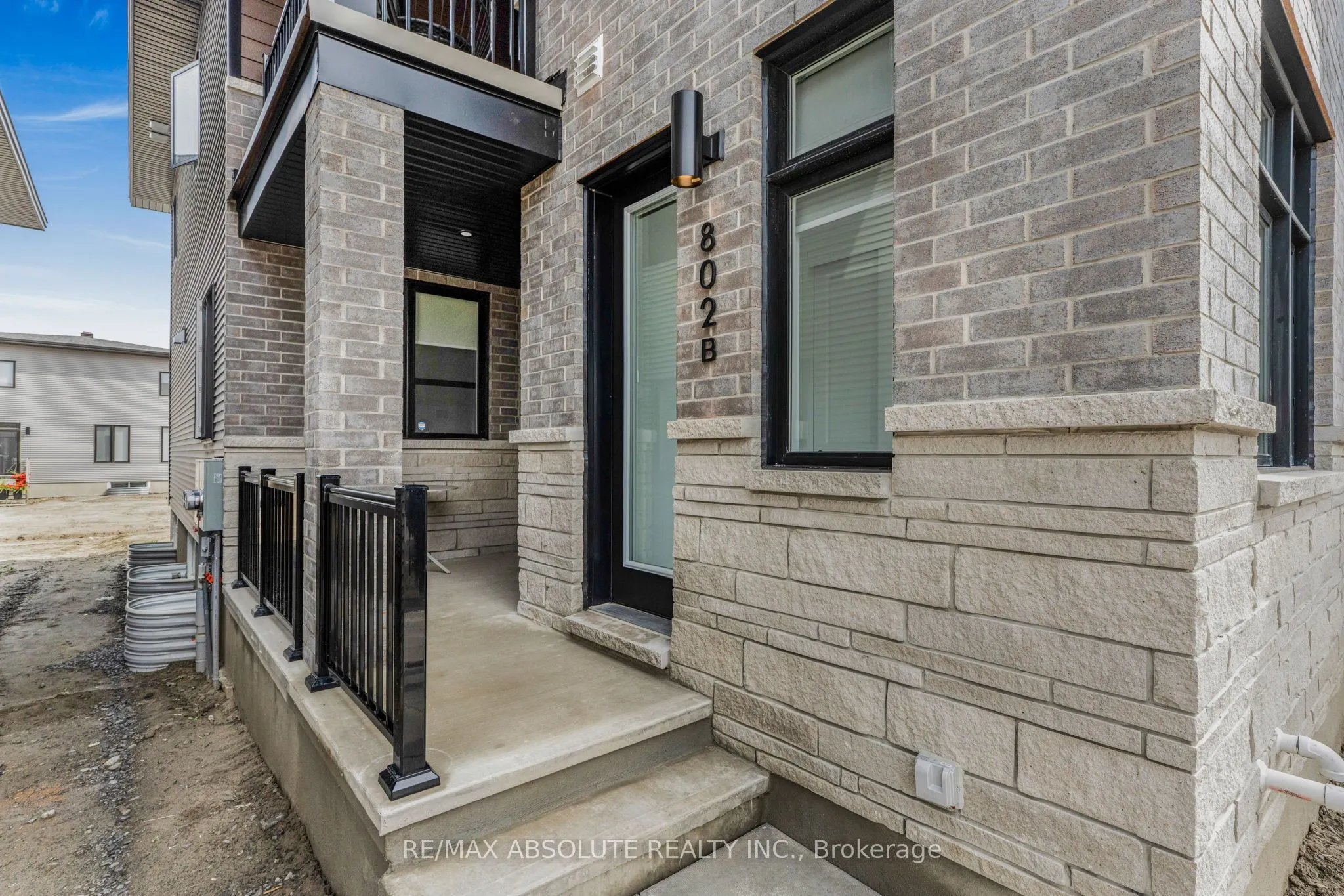 802 Ninaatik Place, #B