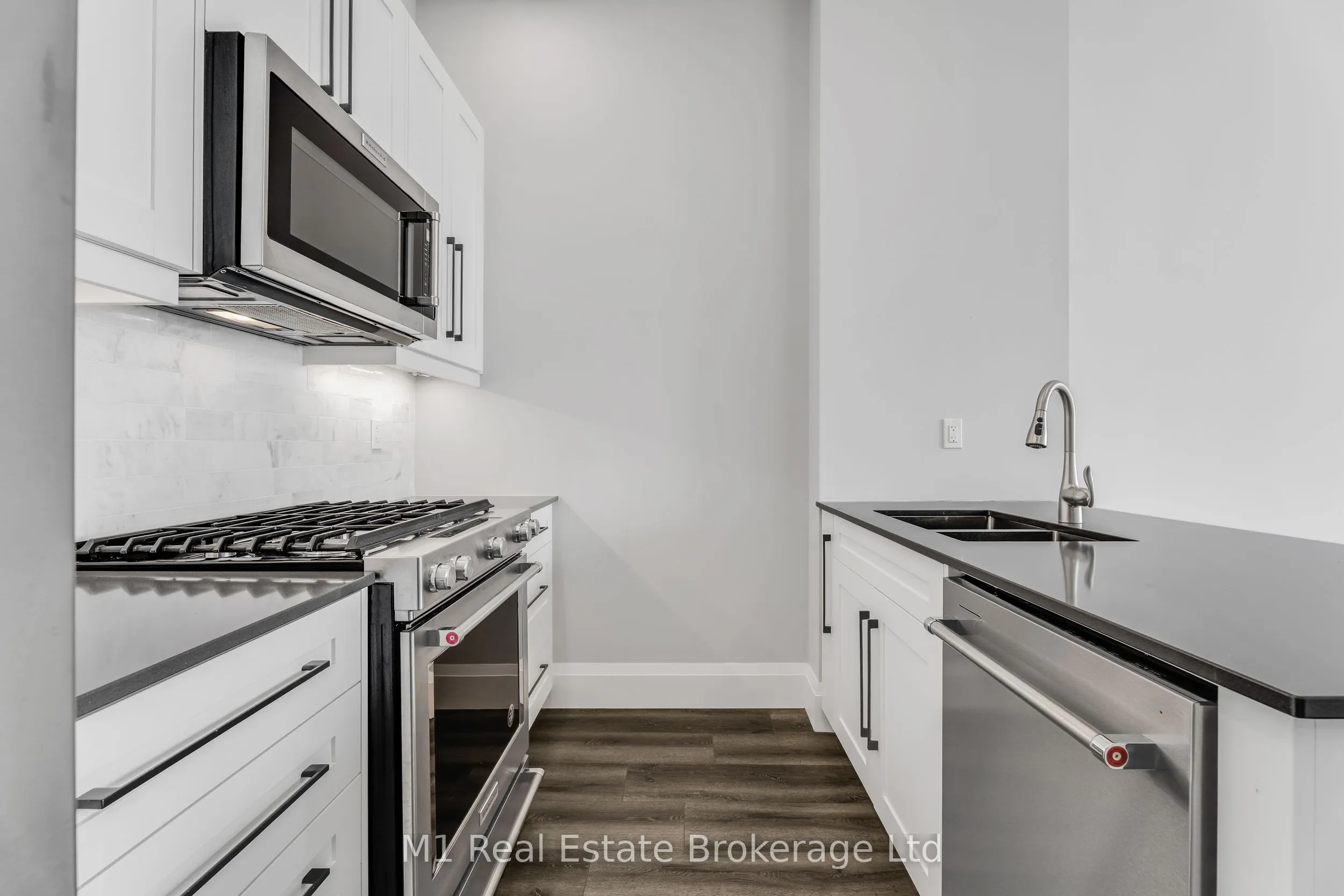 60 Charles Street W, #3001