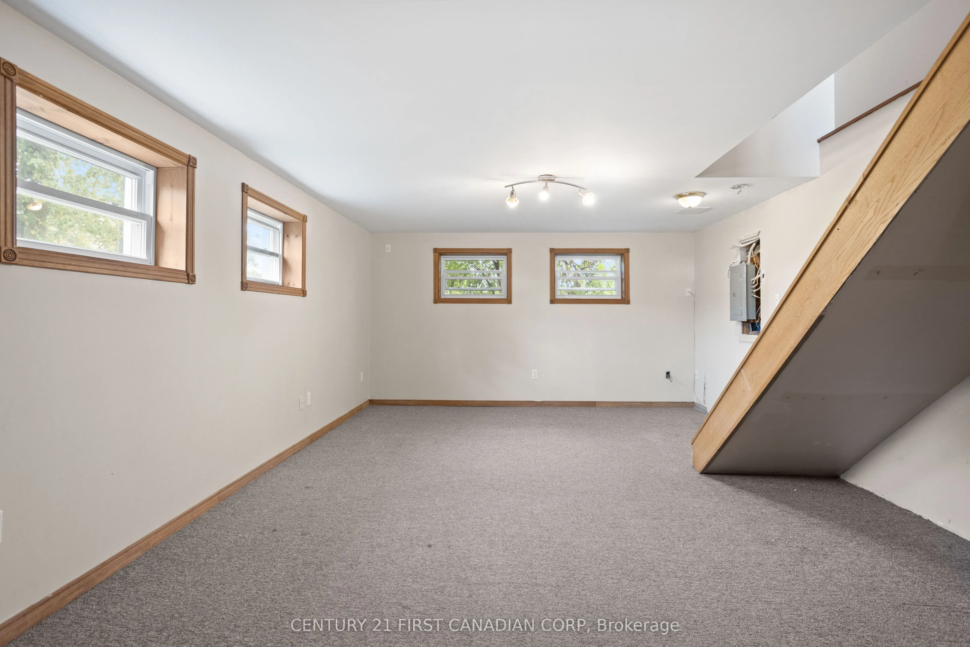 10213 Iona Road