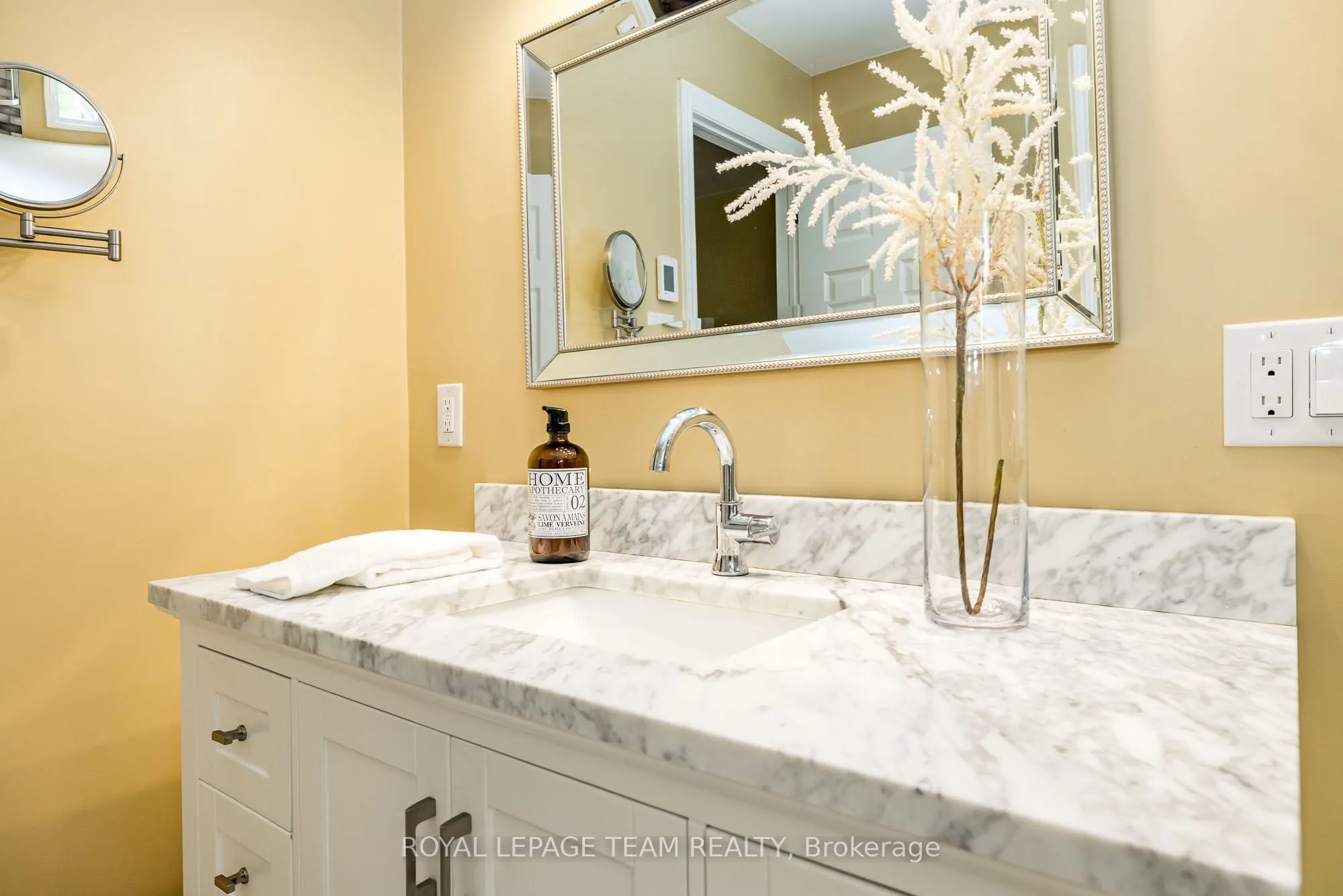 5239 Mclean Crescent