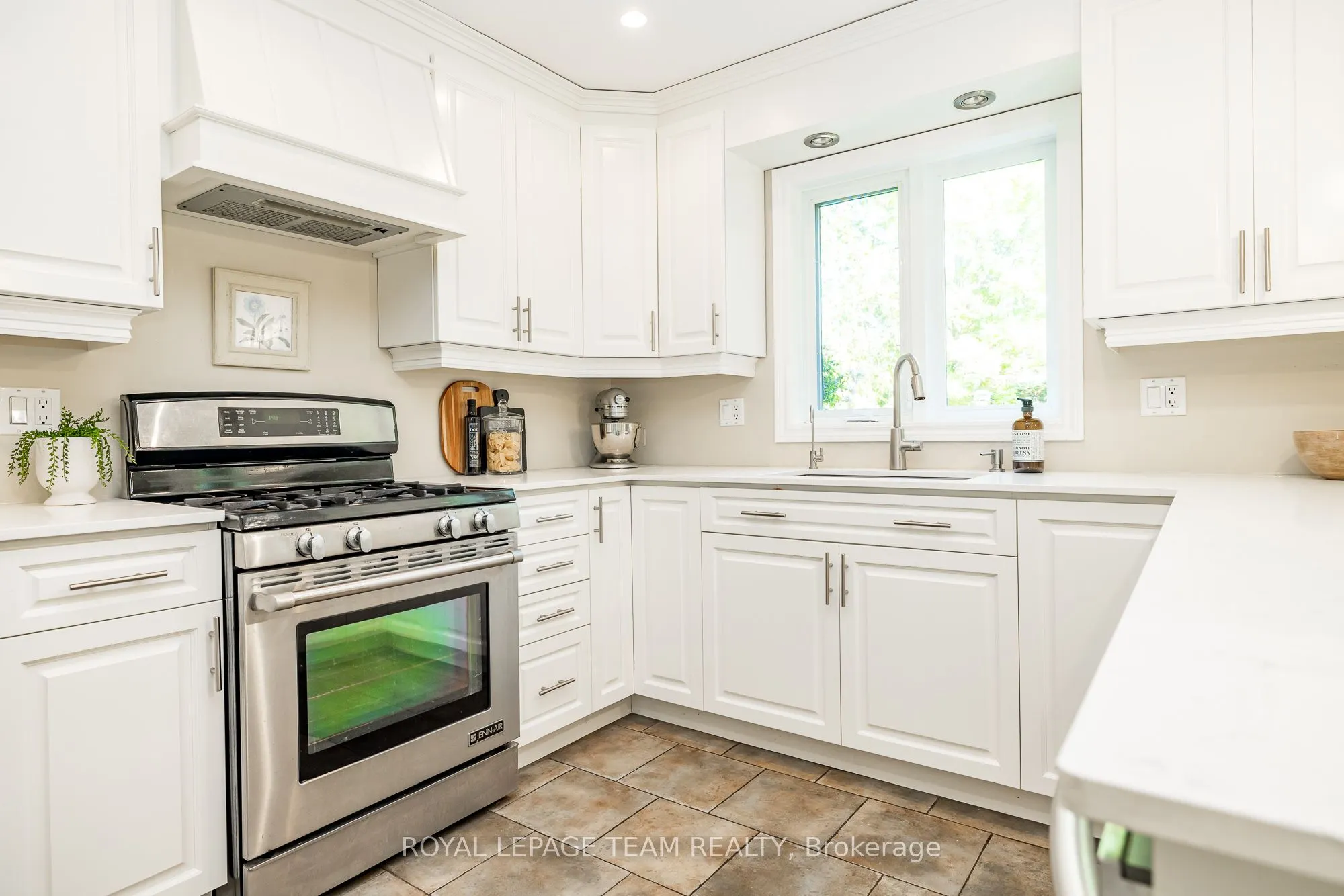 5239 Mclean Crescent