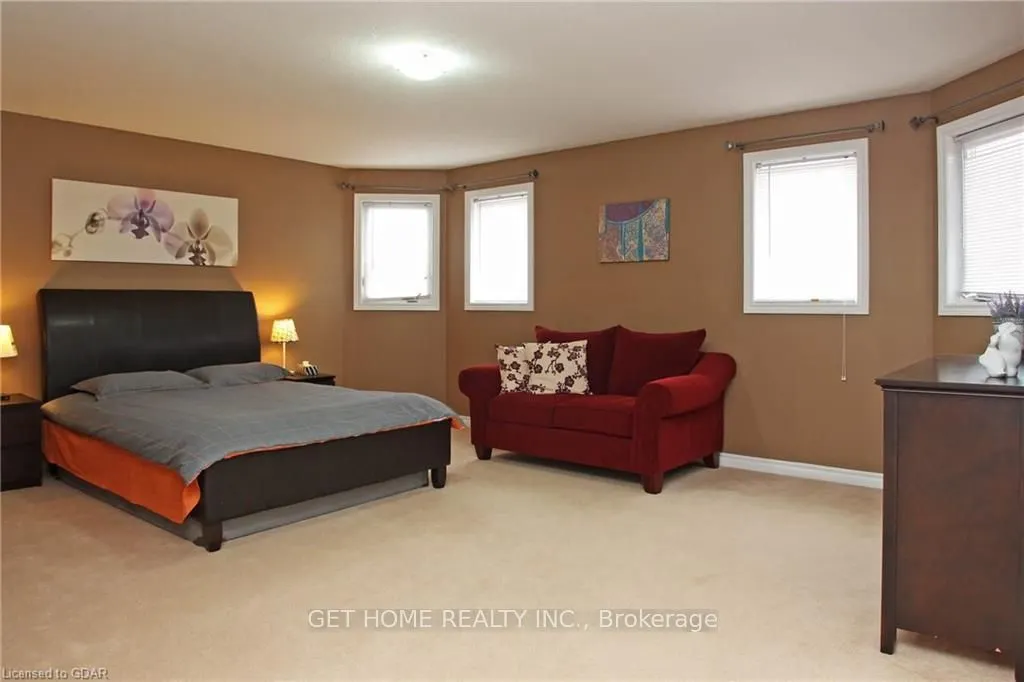 5 Duck Lane, #UPPER