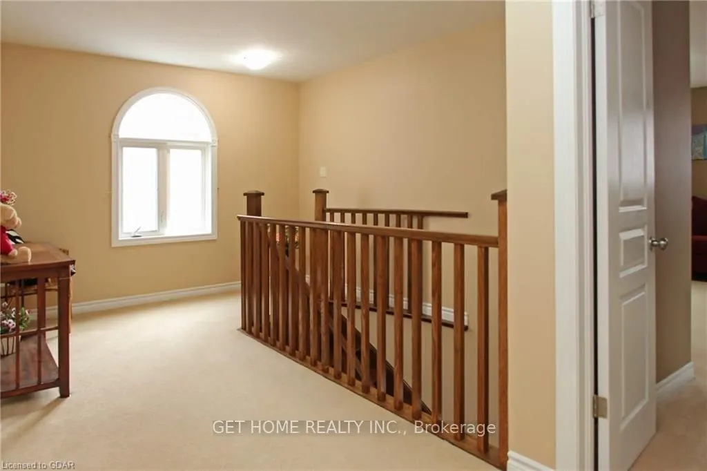 5 Duck Lane, #UPPER