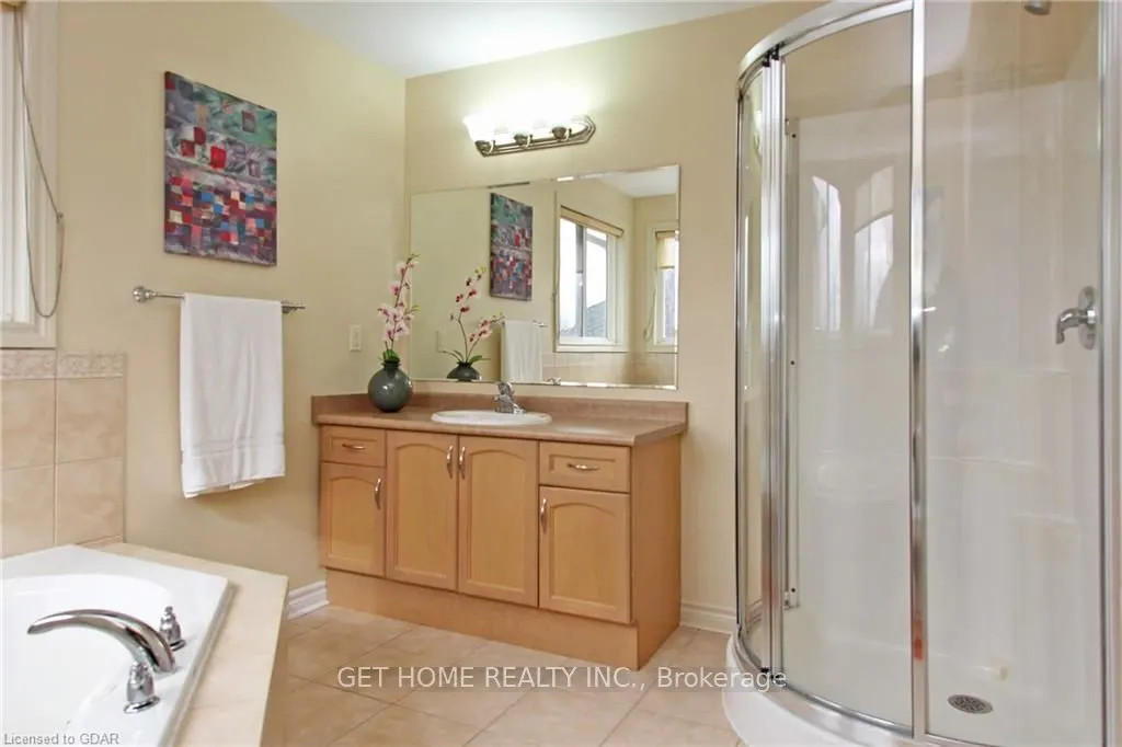 5 Duck Lane, #UPPER
