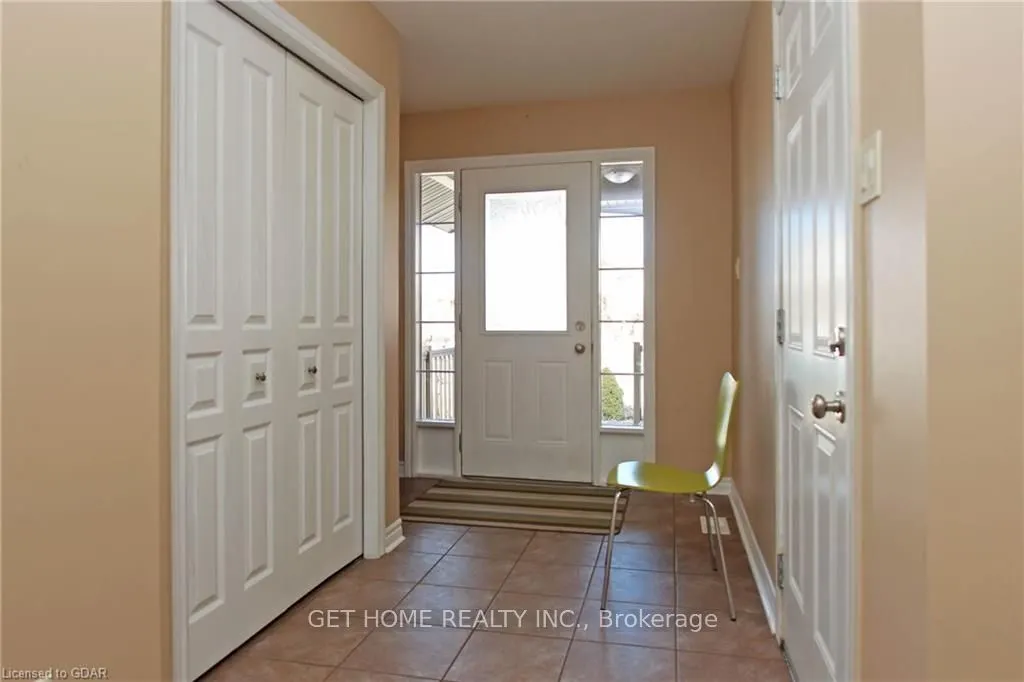 5 Duck Lane, #UPPER