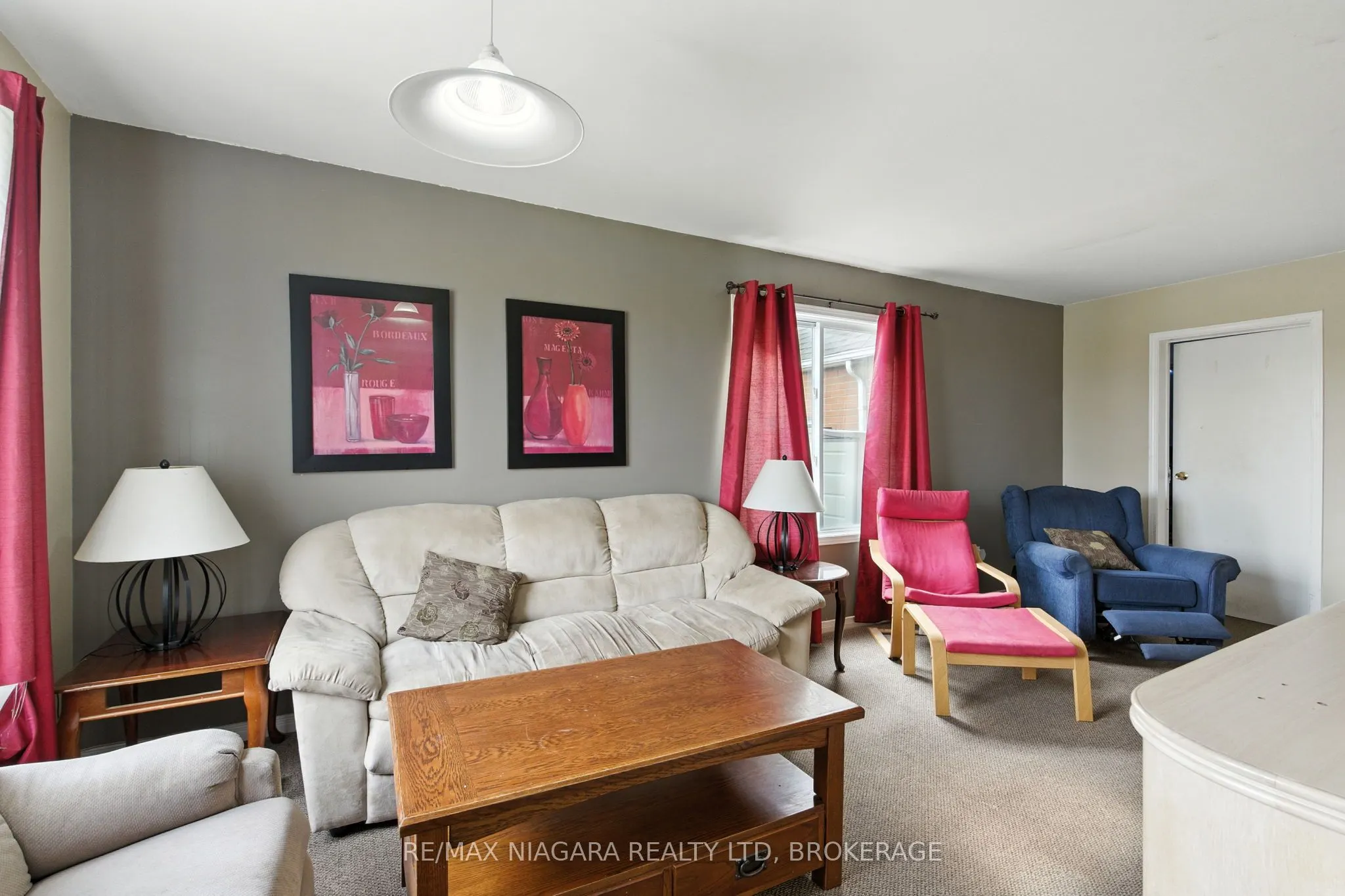 127 DEVINE Crescent