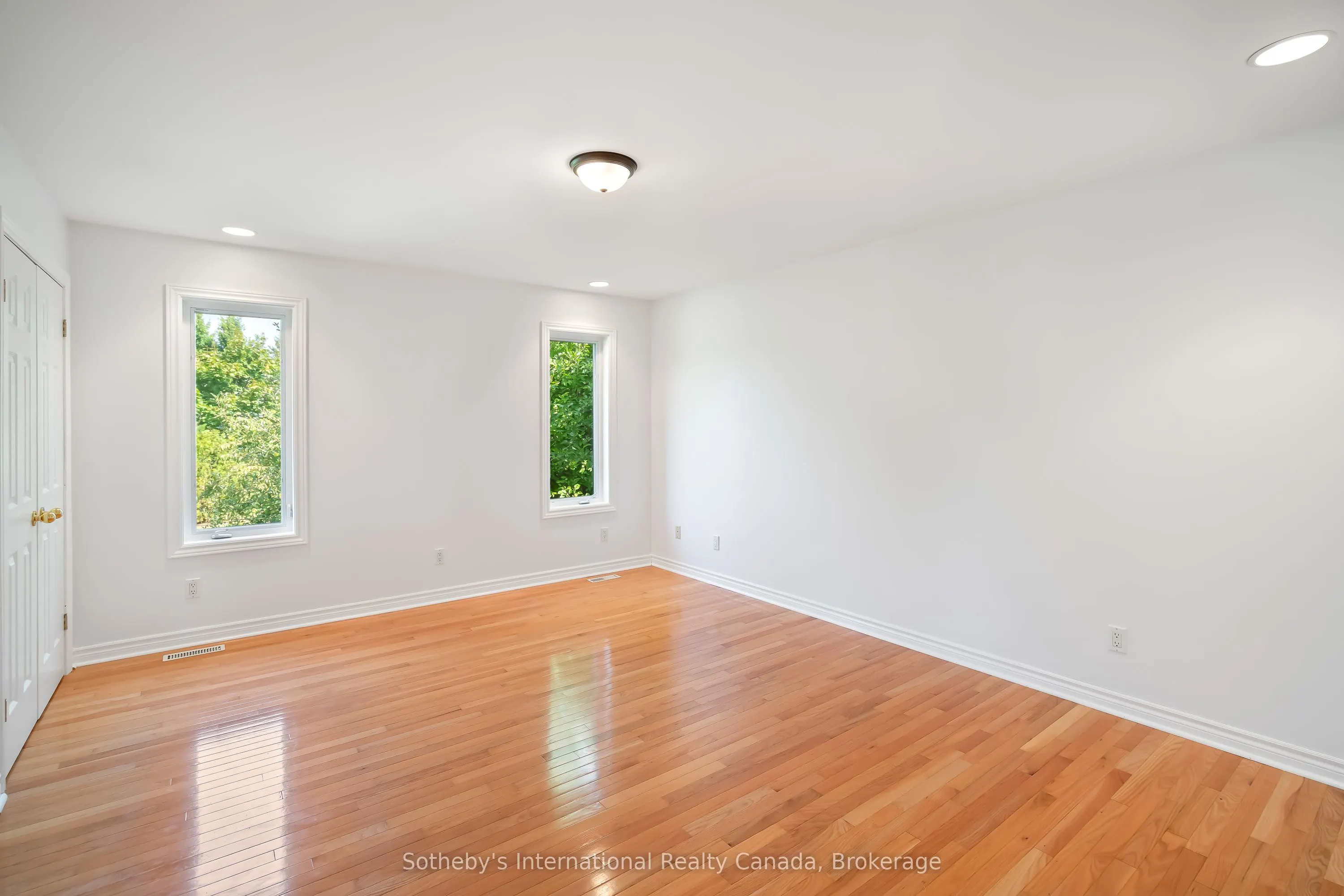 3121 Glenbrook Drive