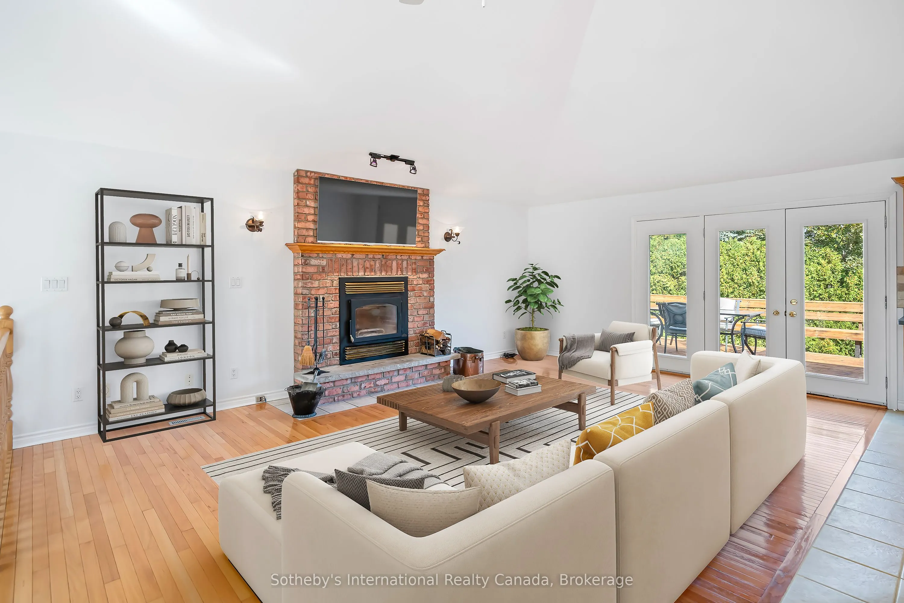 3121 Glenbrook Drive