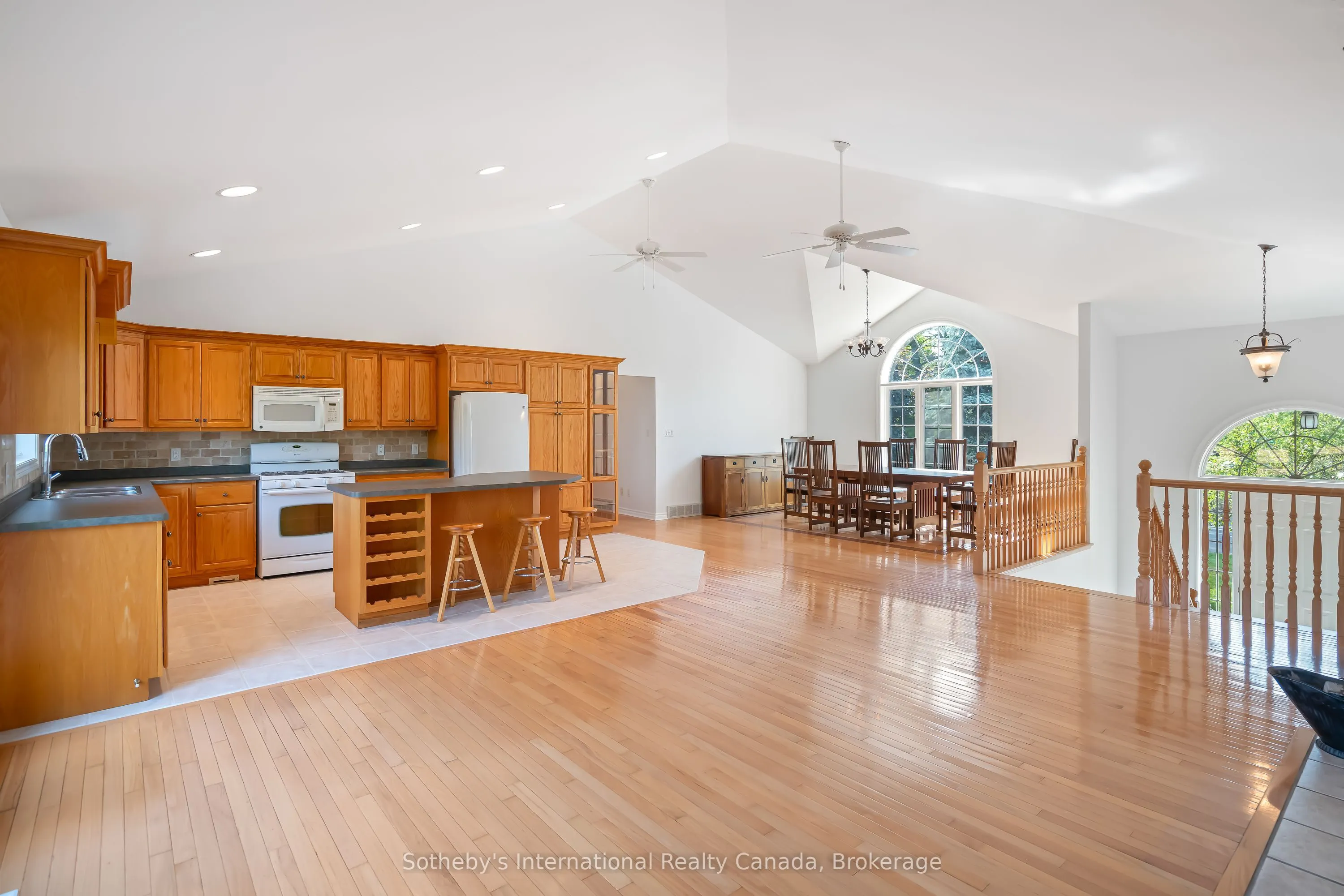 3121 Glenbrook Drive