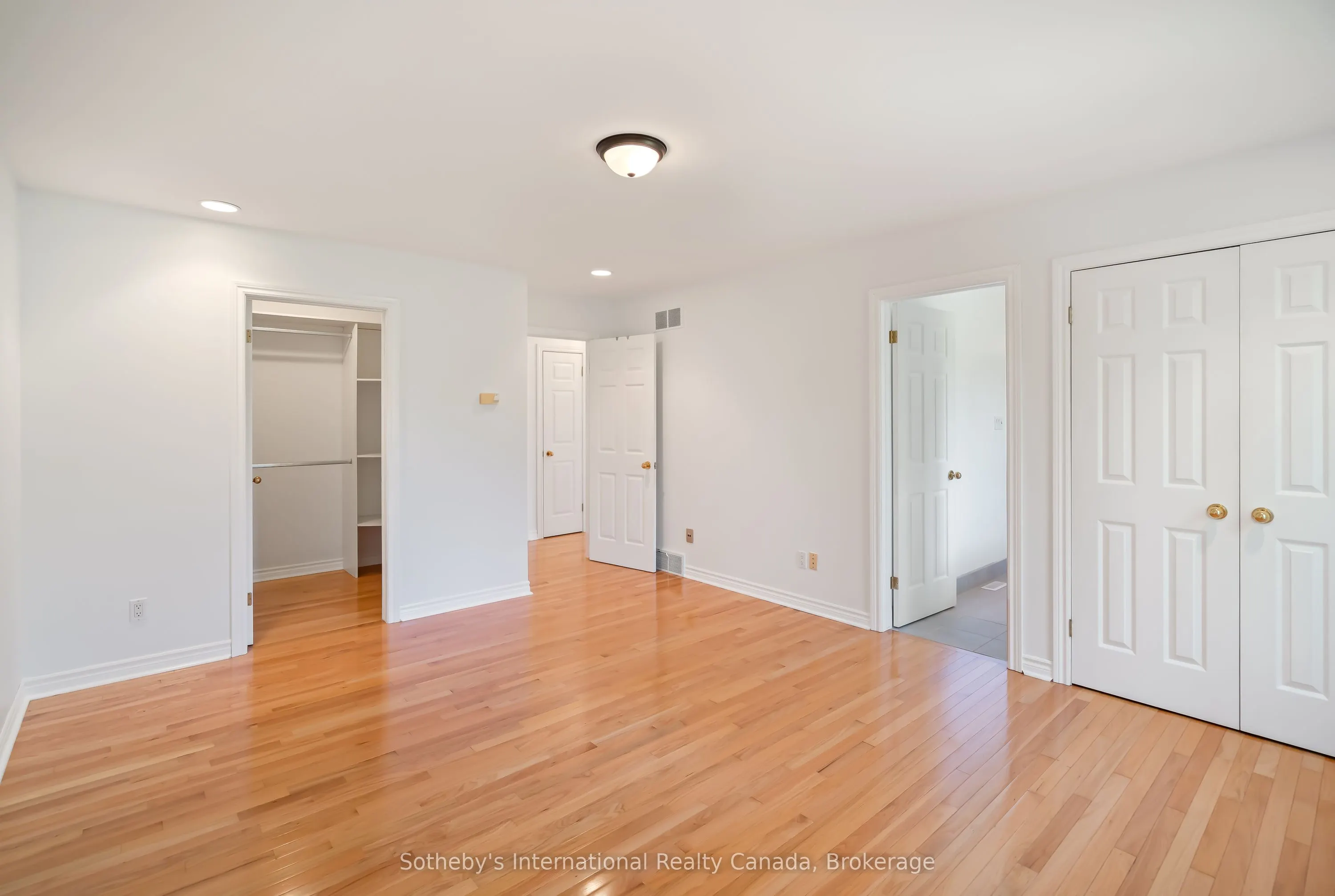 3121 Glenbrook Drive
