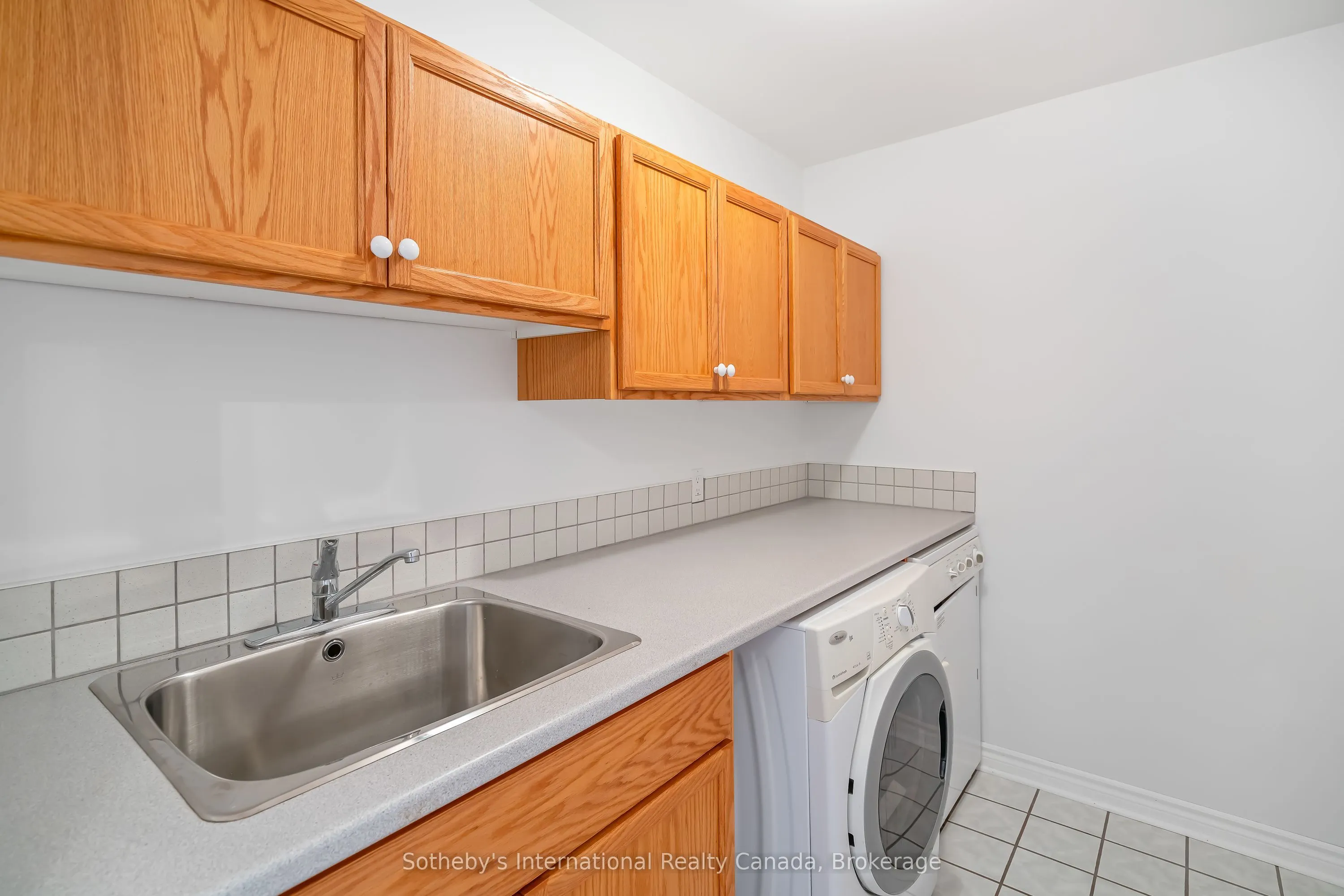 3121 Glenbrook Drive