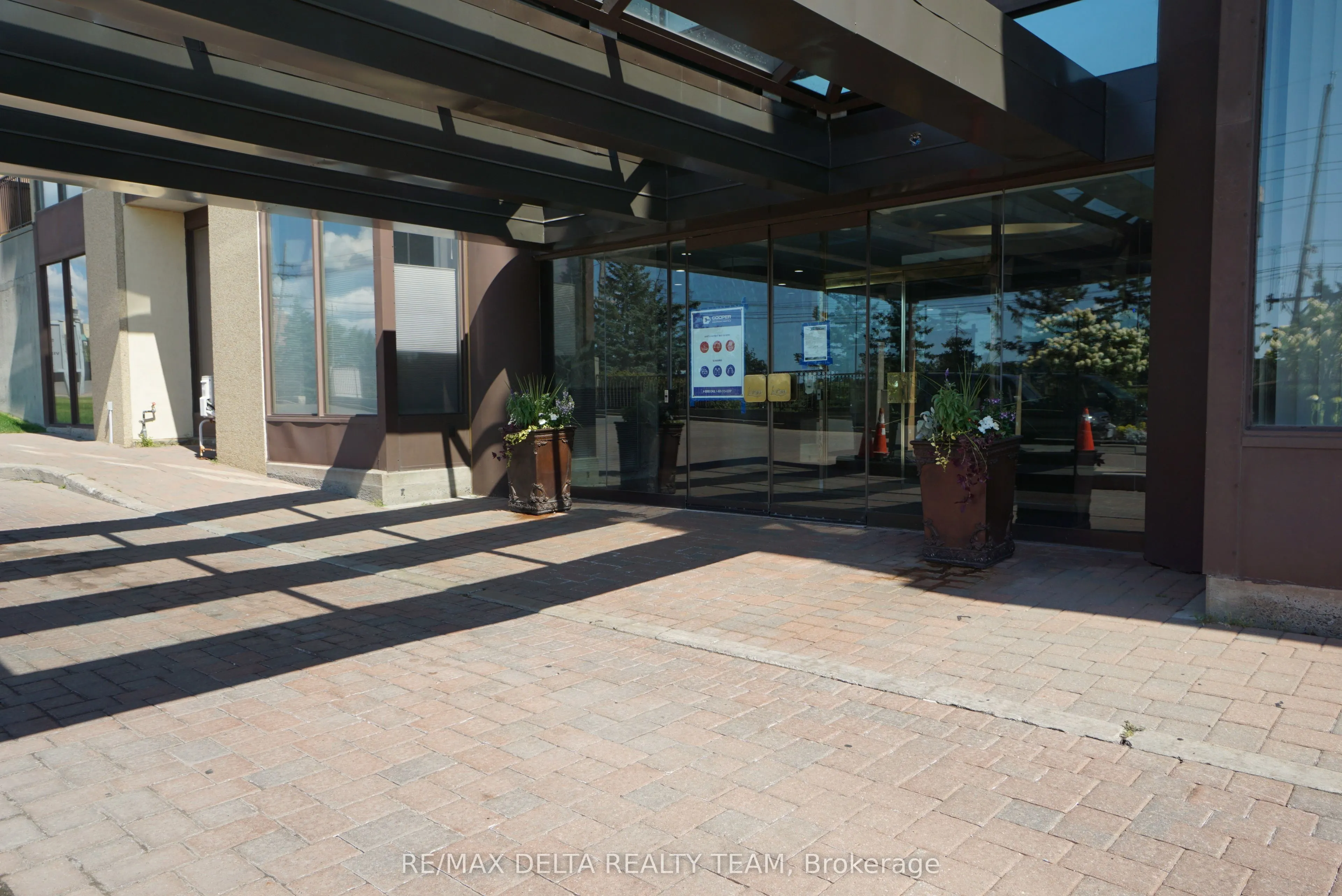 545 St. Laurent Boulevard, #1506