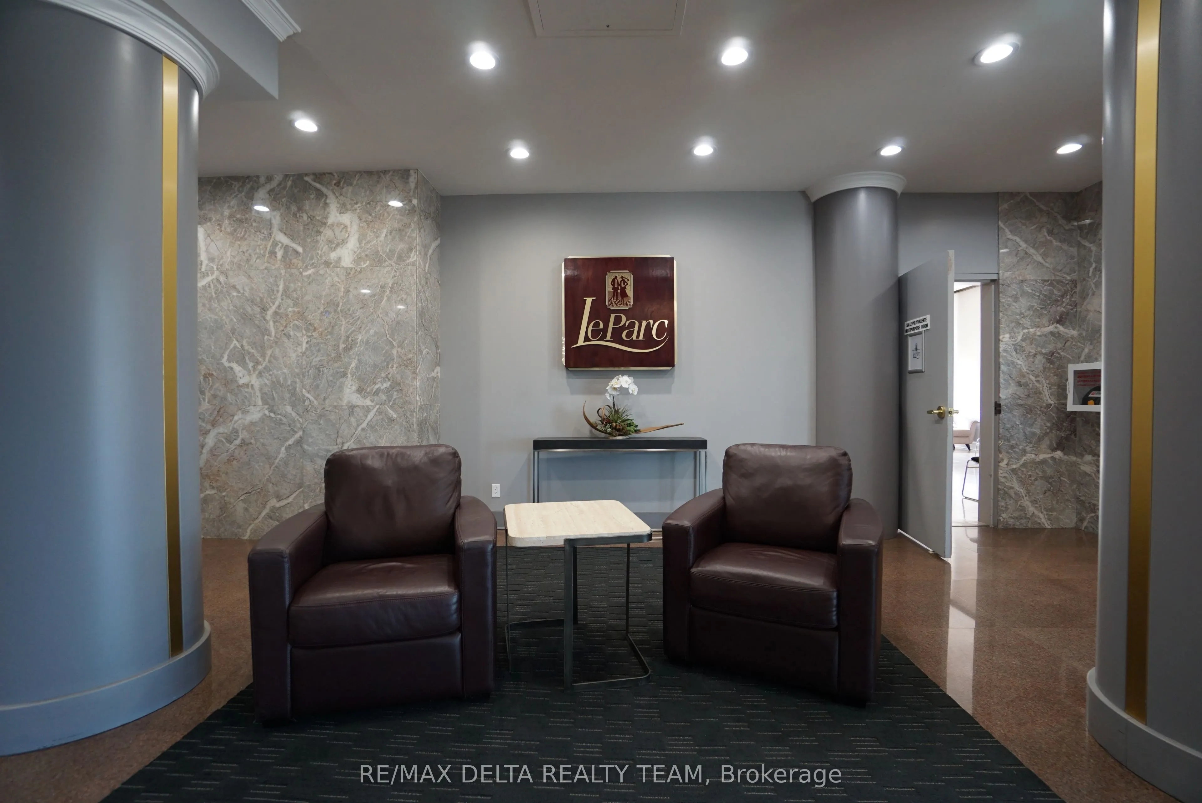 545 St Laurent Boulevard, #1506