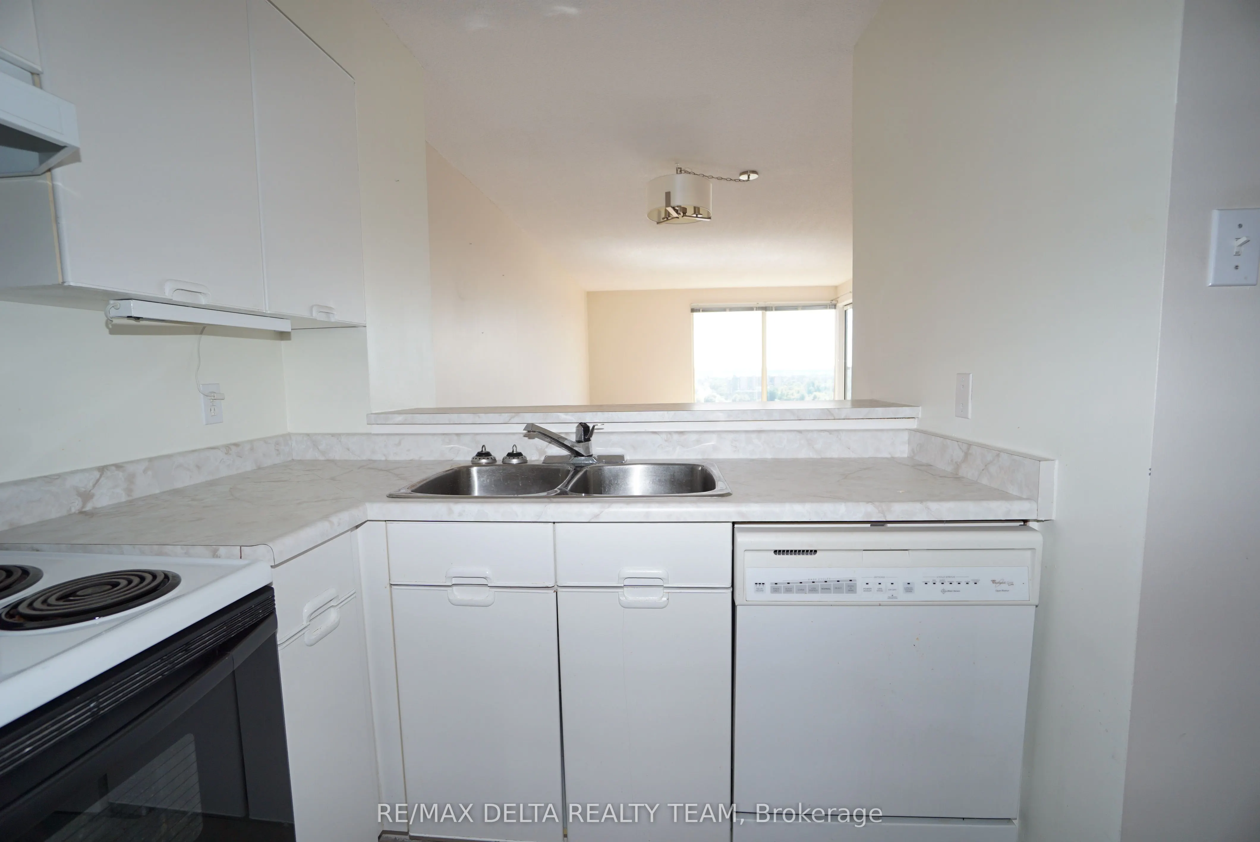 545 St. Laurent Boulevard, #1506