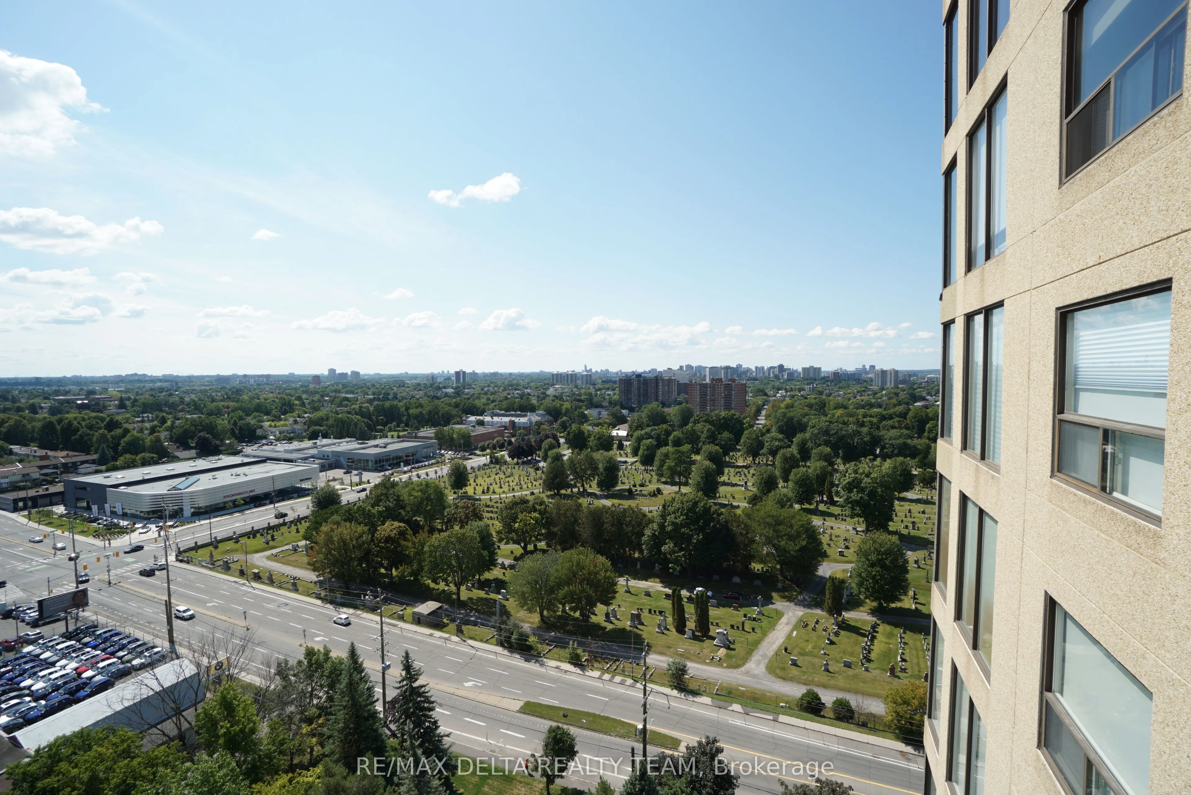 545 St. Laurent Boulevard, #1506