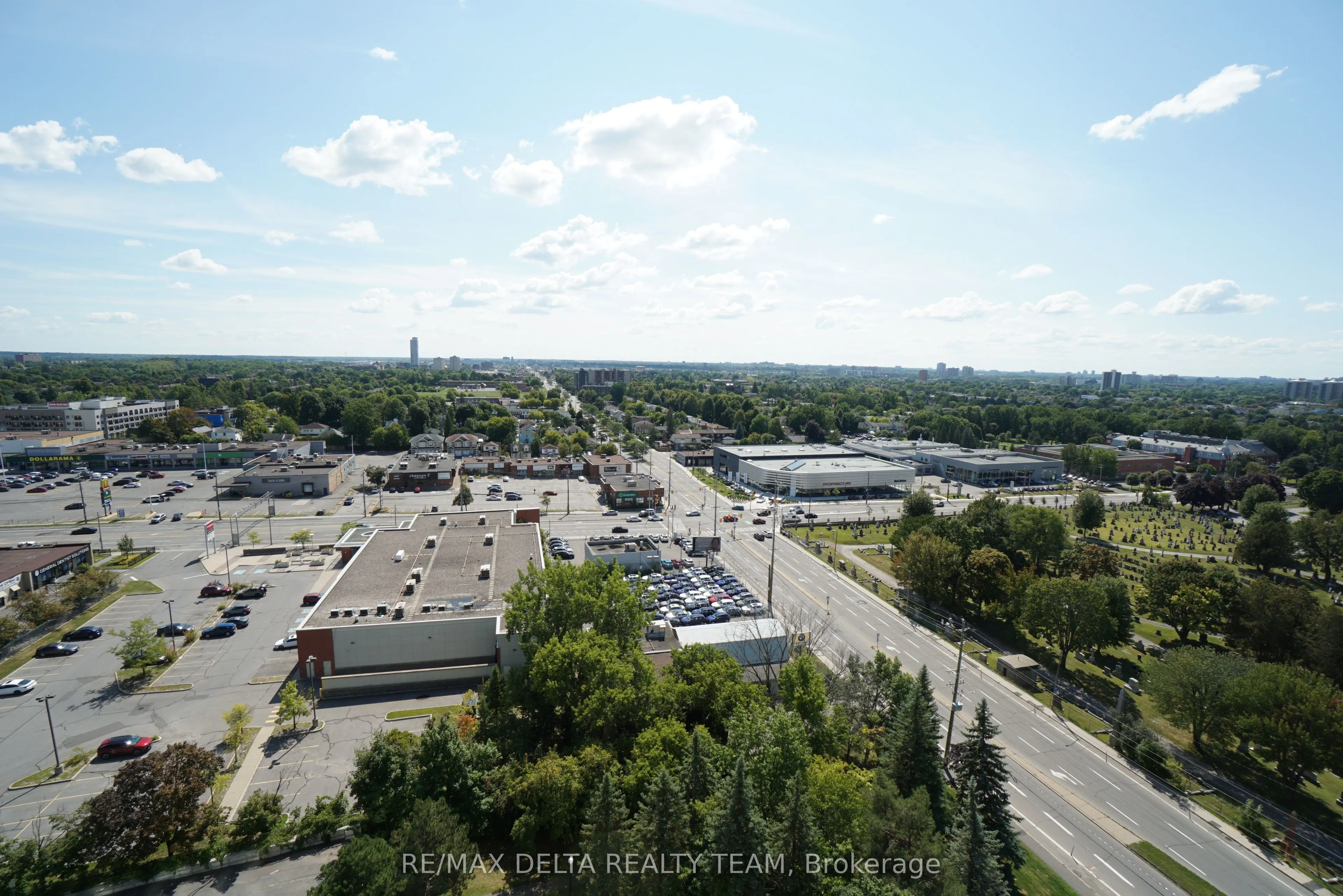 545 St. Laurent Boulevard, #1506