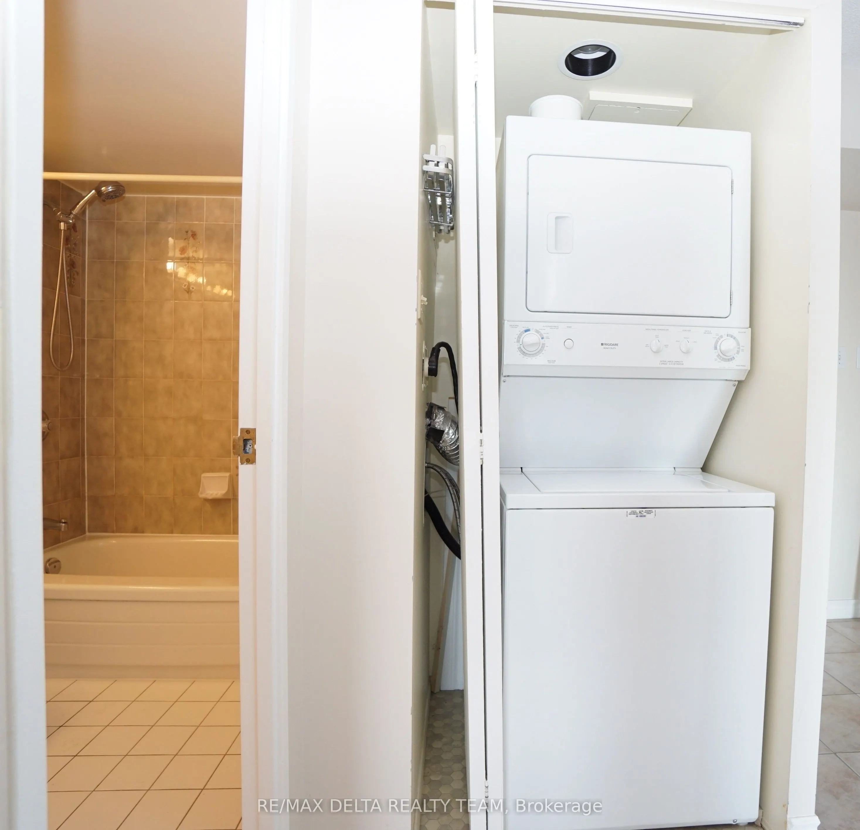545 St. Laurent Boulevard, #1506