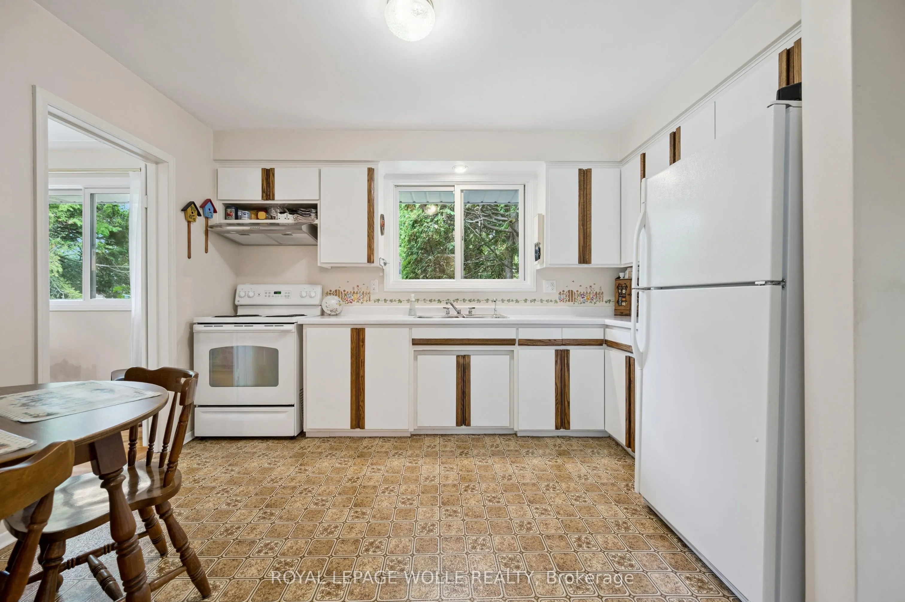 18 Simpson Avenue