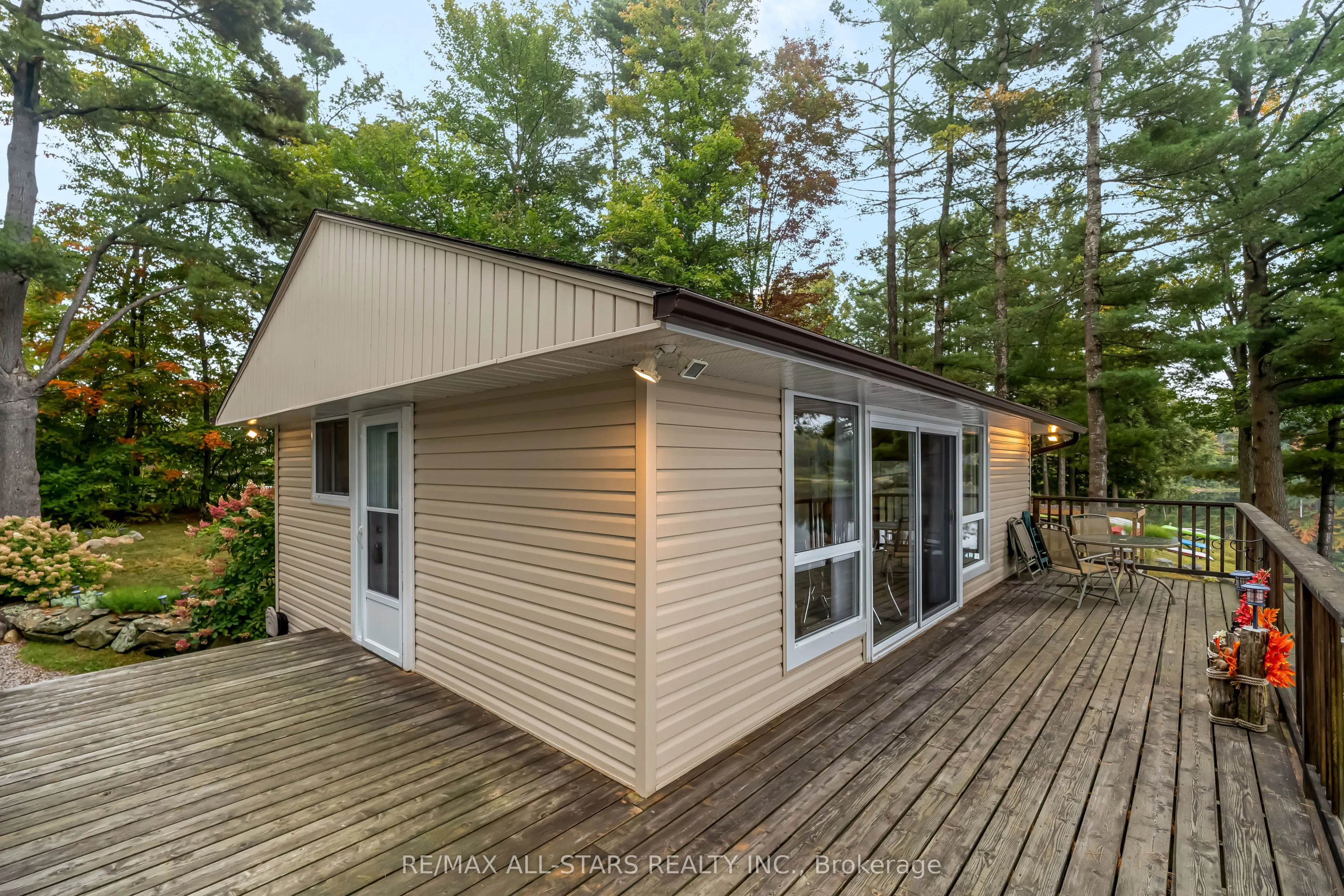 1006 Youngs Road, #Cottage #9
