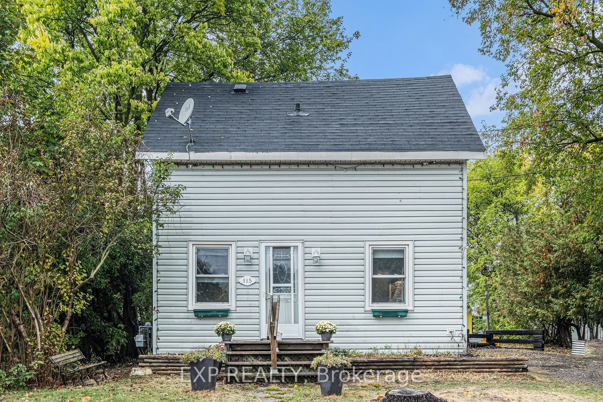 115 Nelson Street E