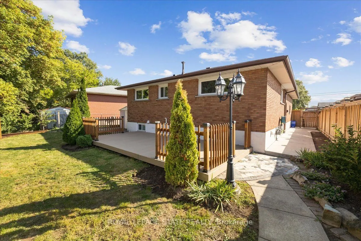 15 Purdy Crescent