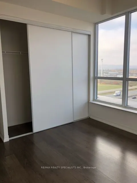 560 NORTH SERVICE Road, #801