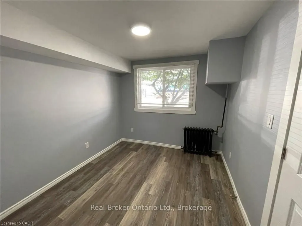 468-476 MAIN Street E