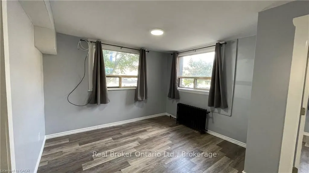 468-476 MAIN Street E
