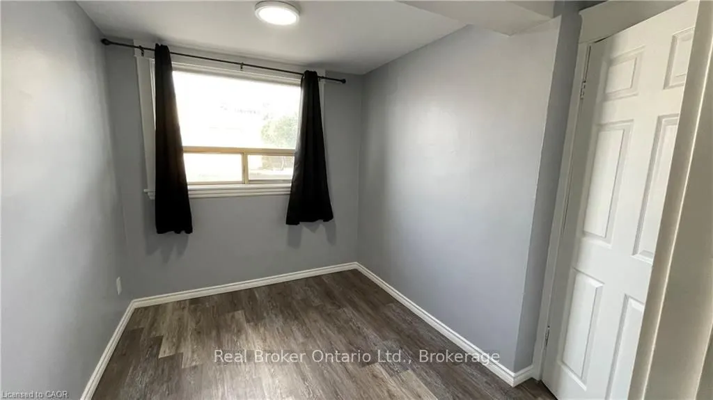 468-476 MAIN Street E