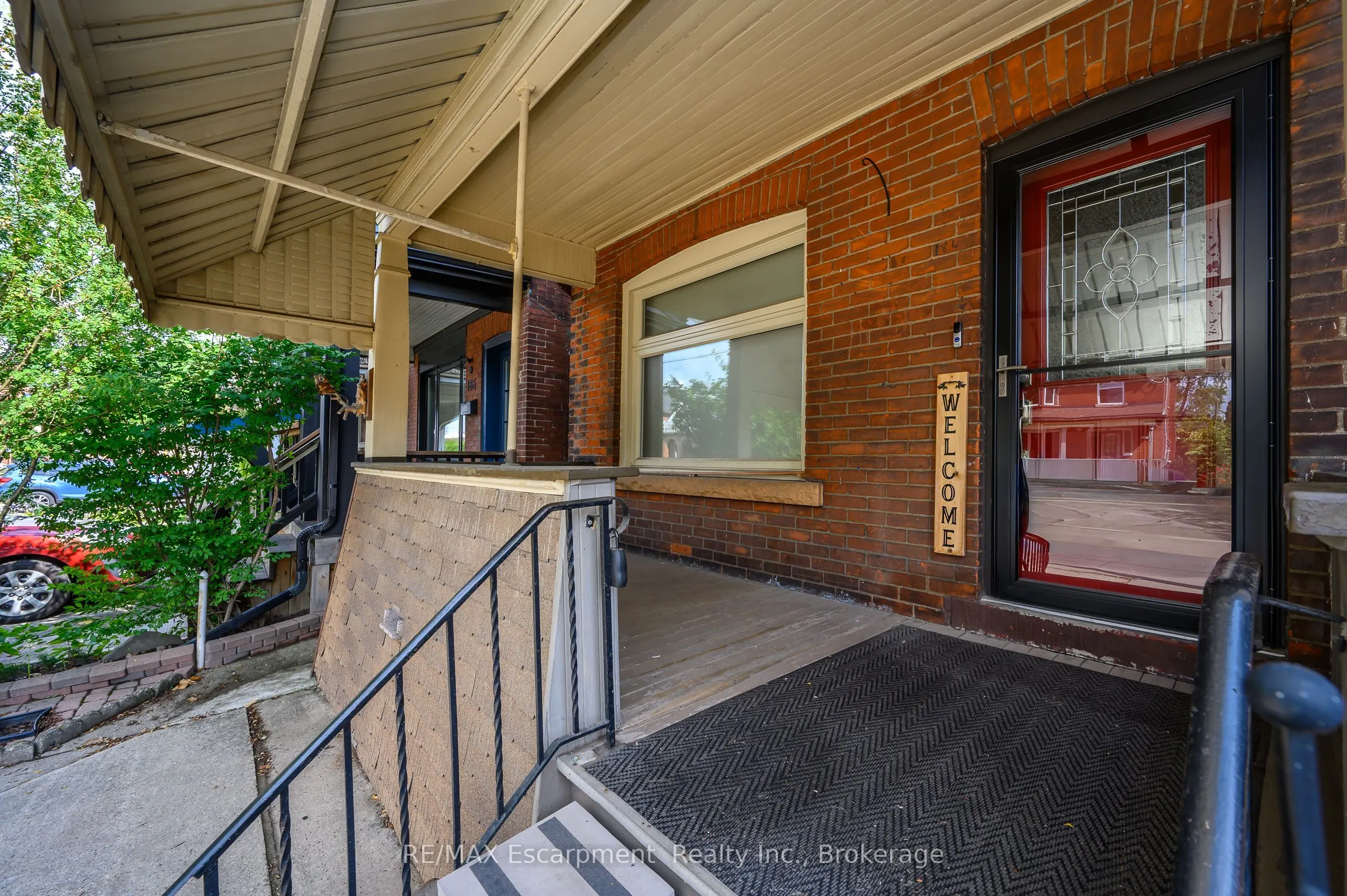 184 Stirton Street