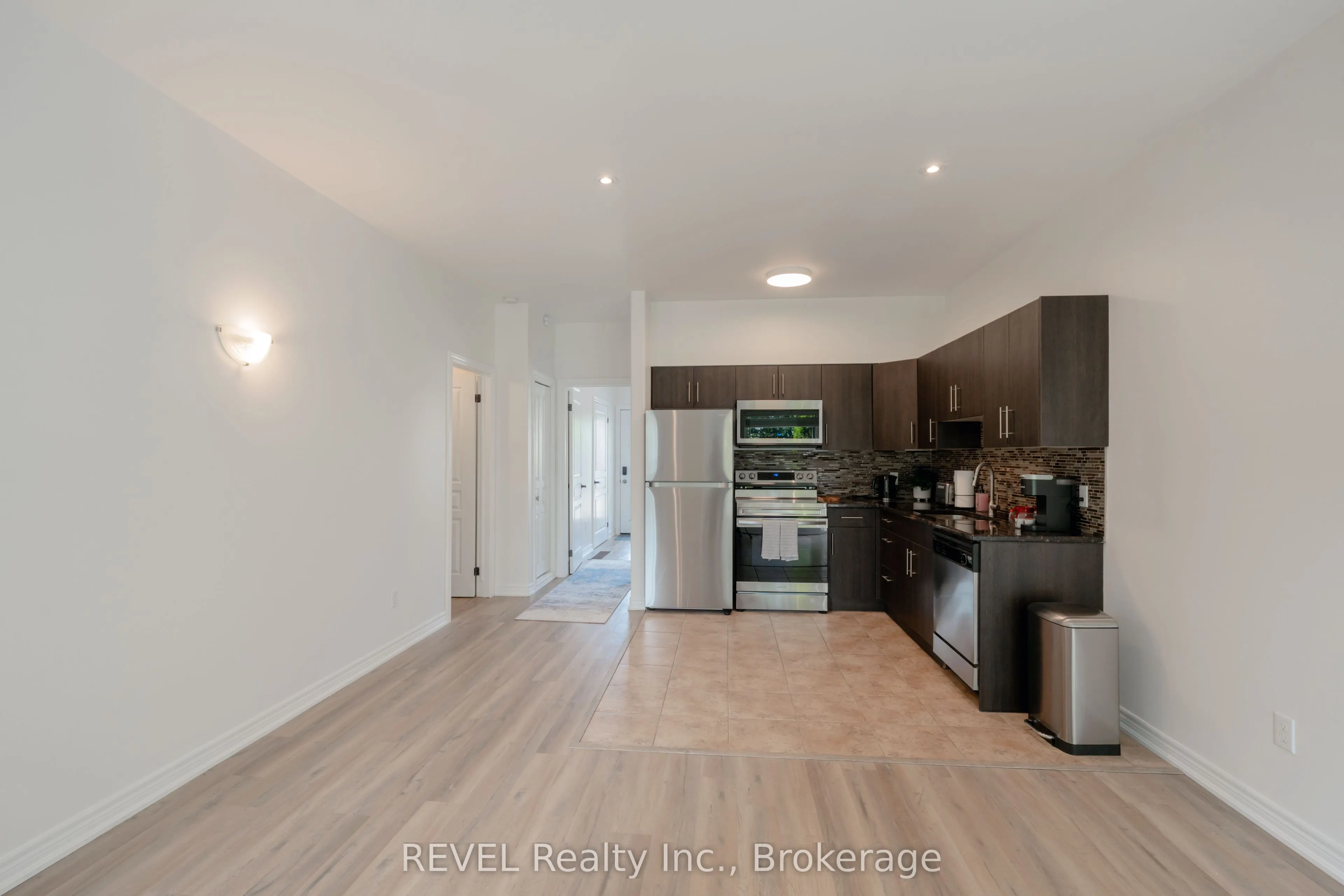 6045 DUNN Street, #104