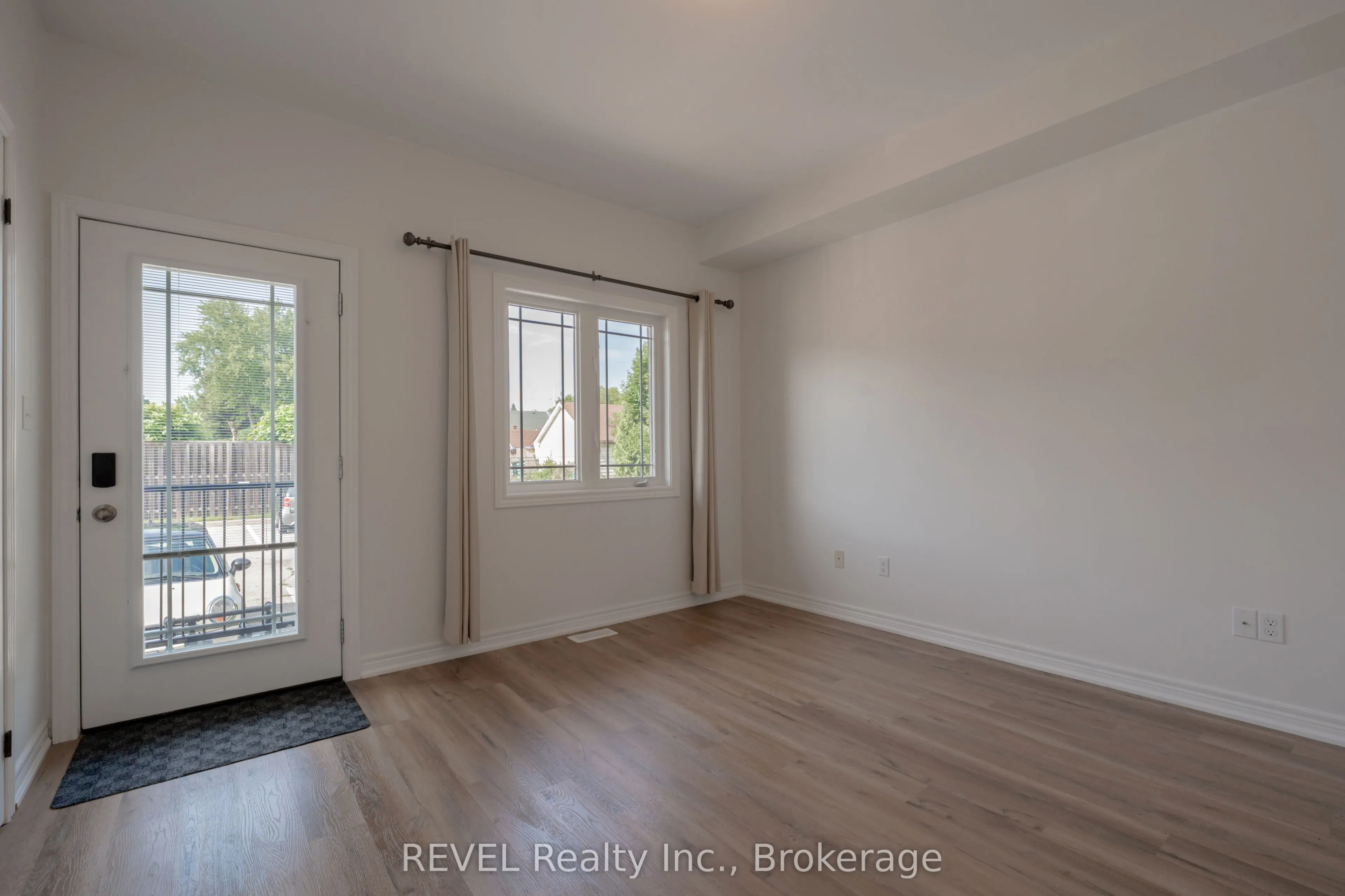 6045 DUNN Street, #104
