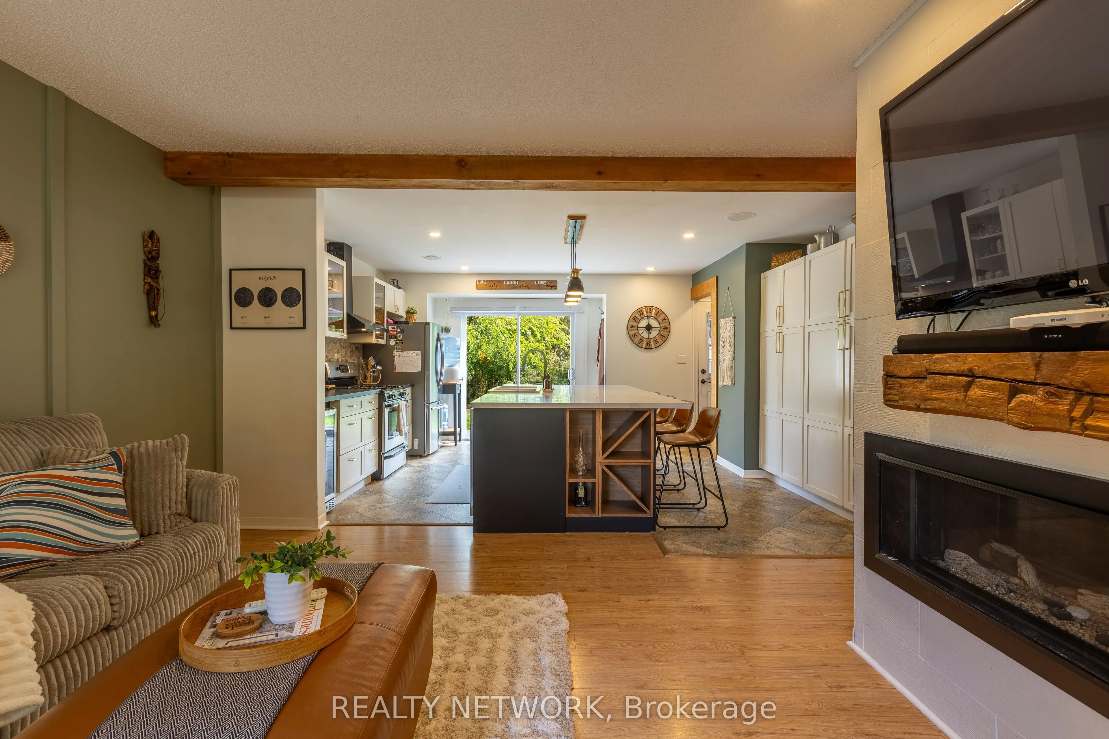6 Cole Farm Boulevard