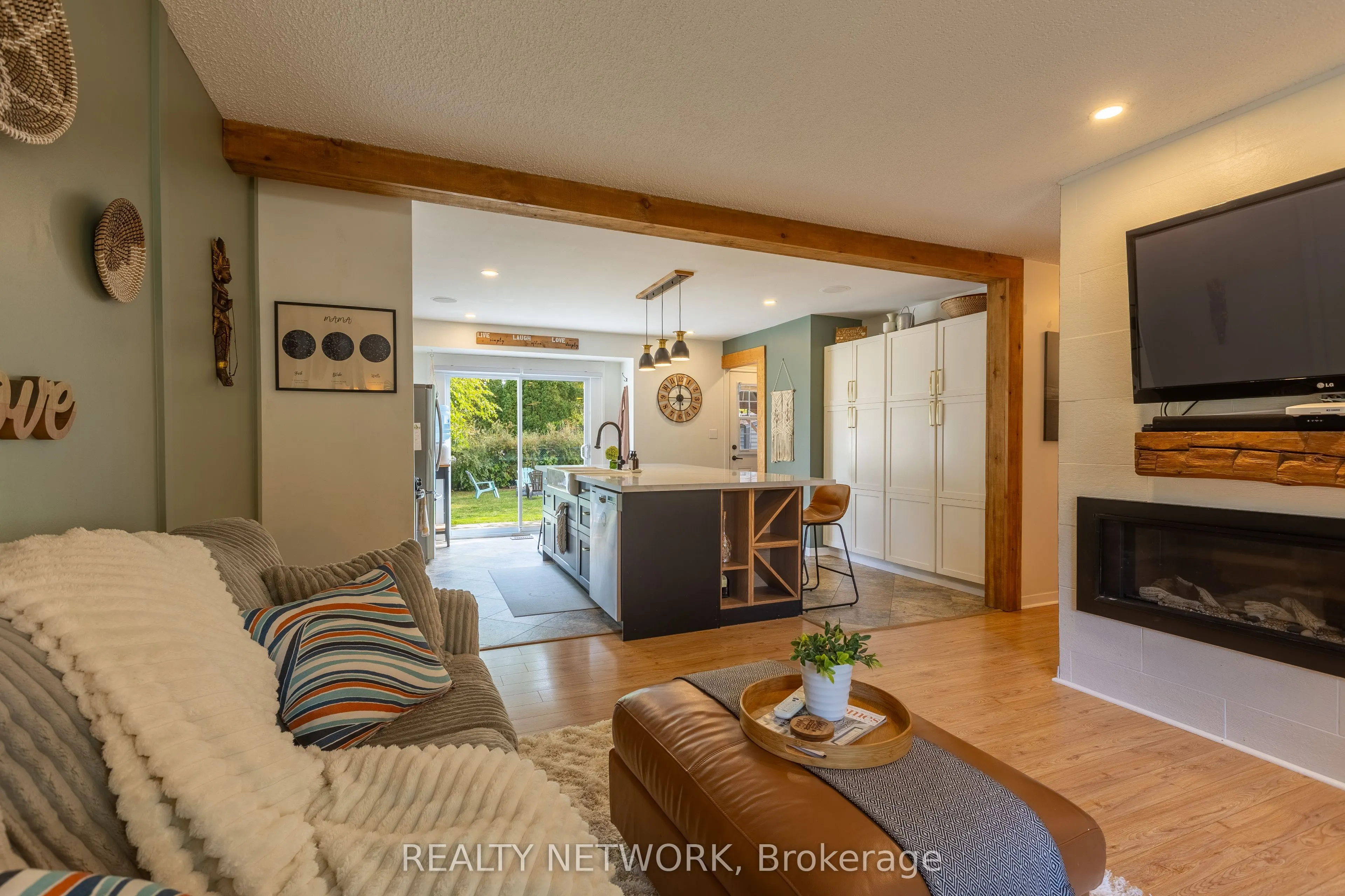 6 Cole Farm Boulevard