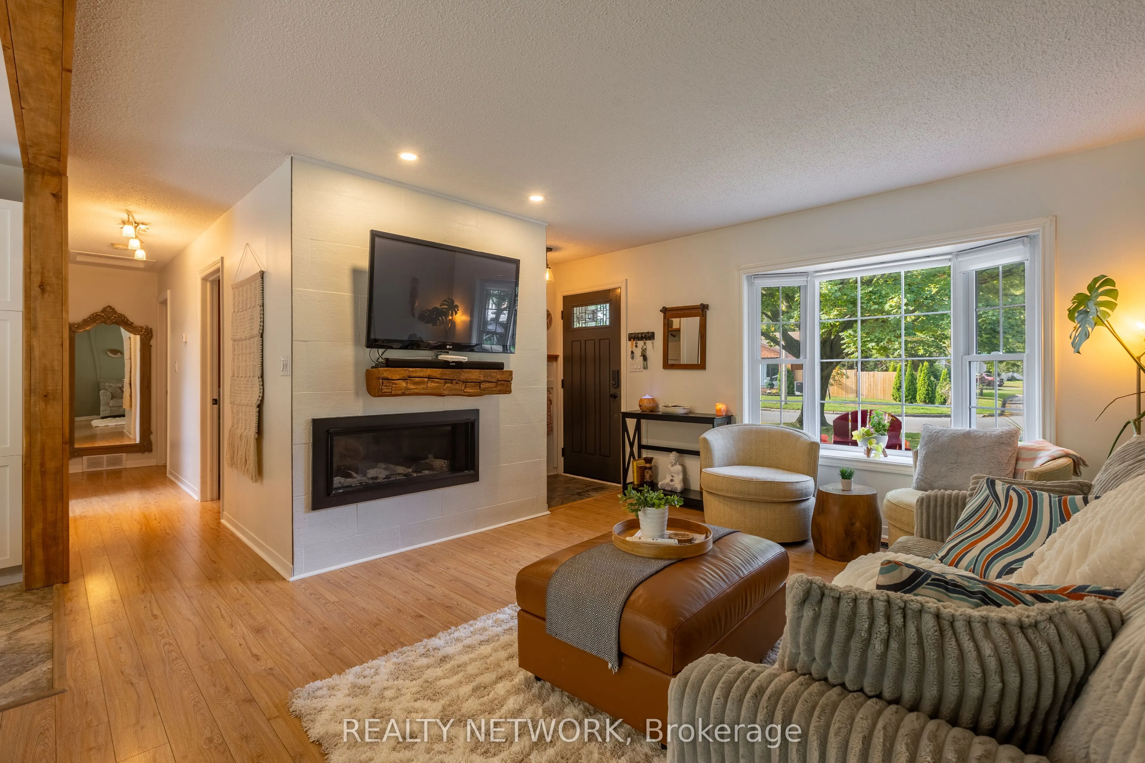 6 Cole Farm Boulevard