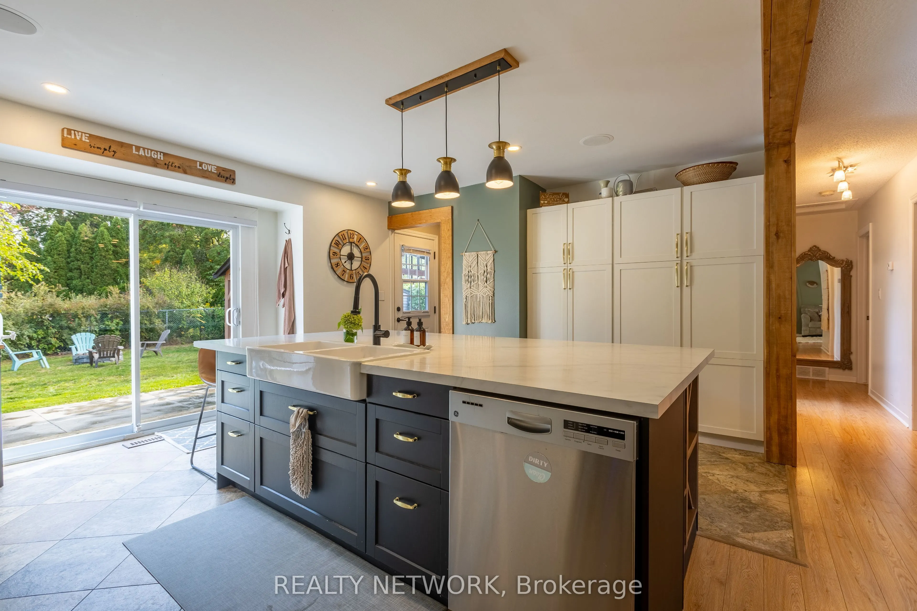 6 Cole Farm Boulevard