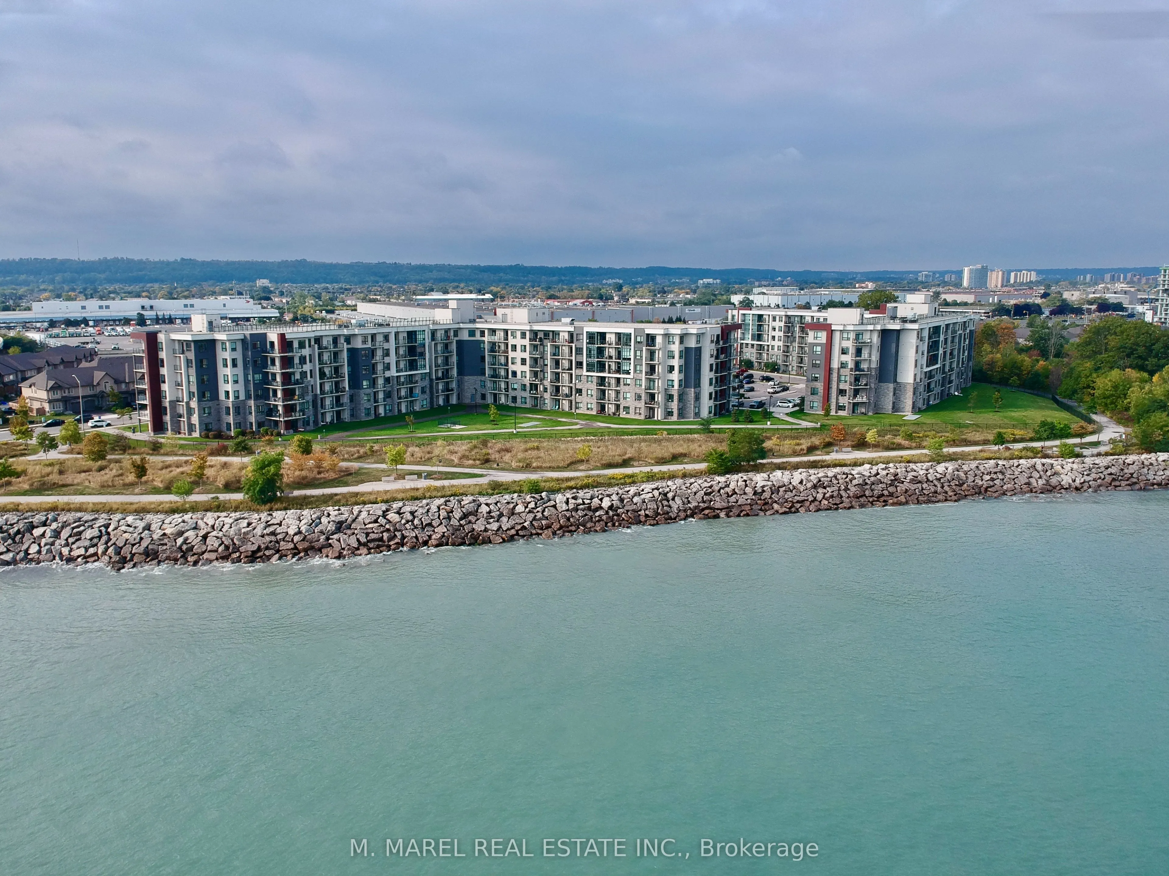 125 Shoreview Place, #432