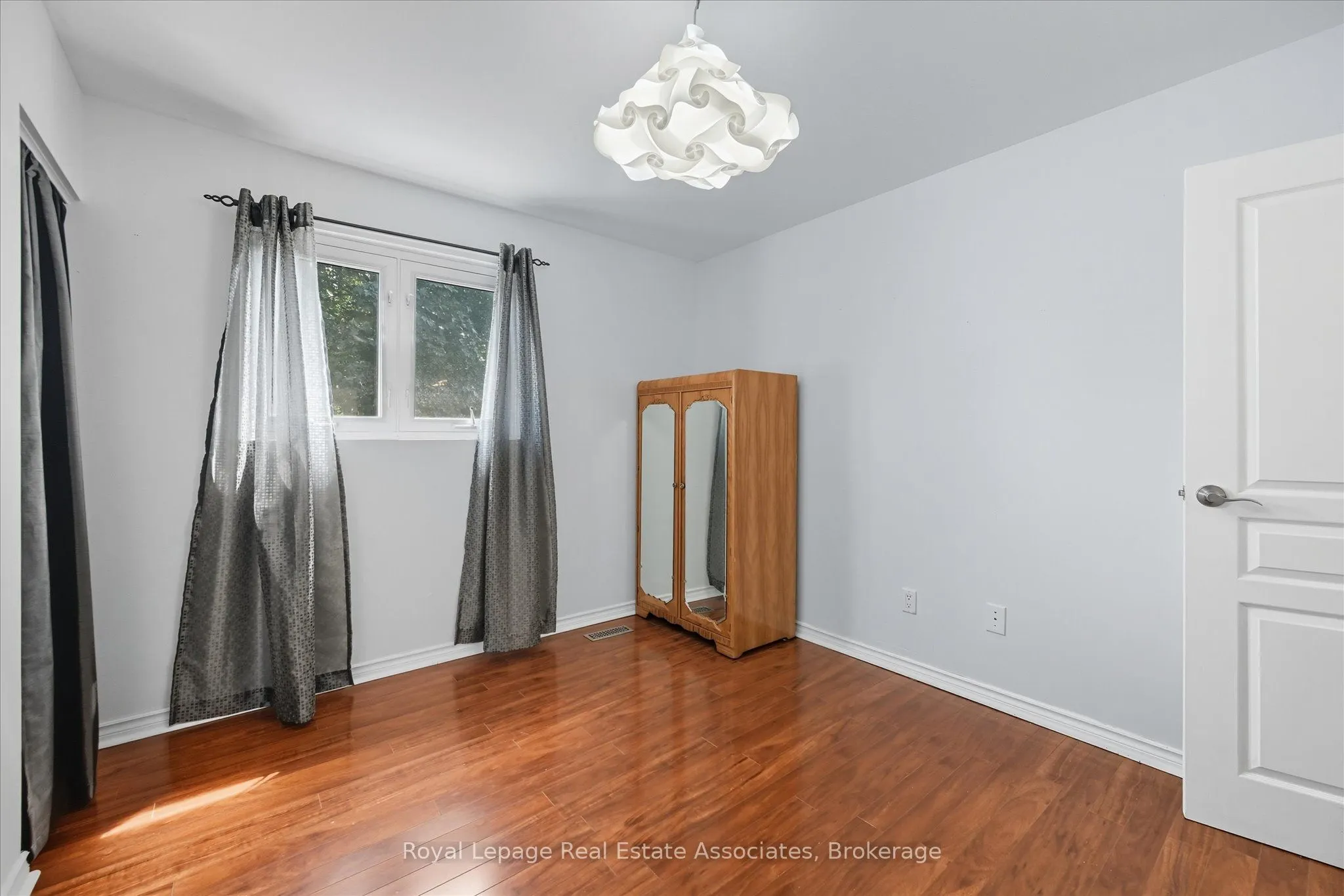 107 Billington Crescent