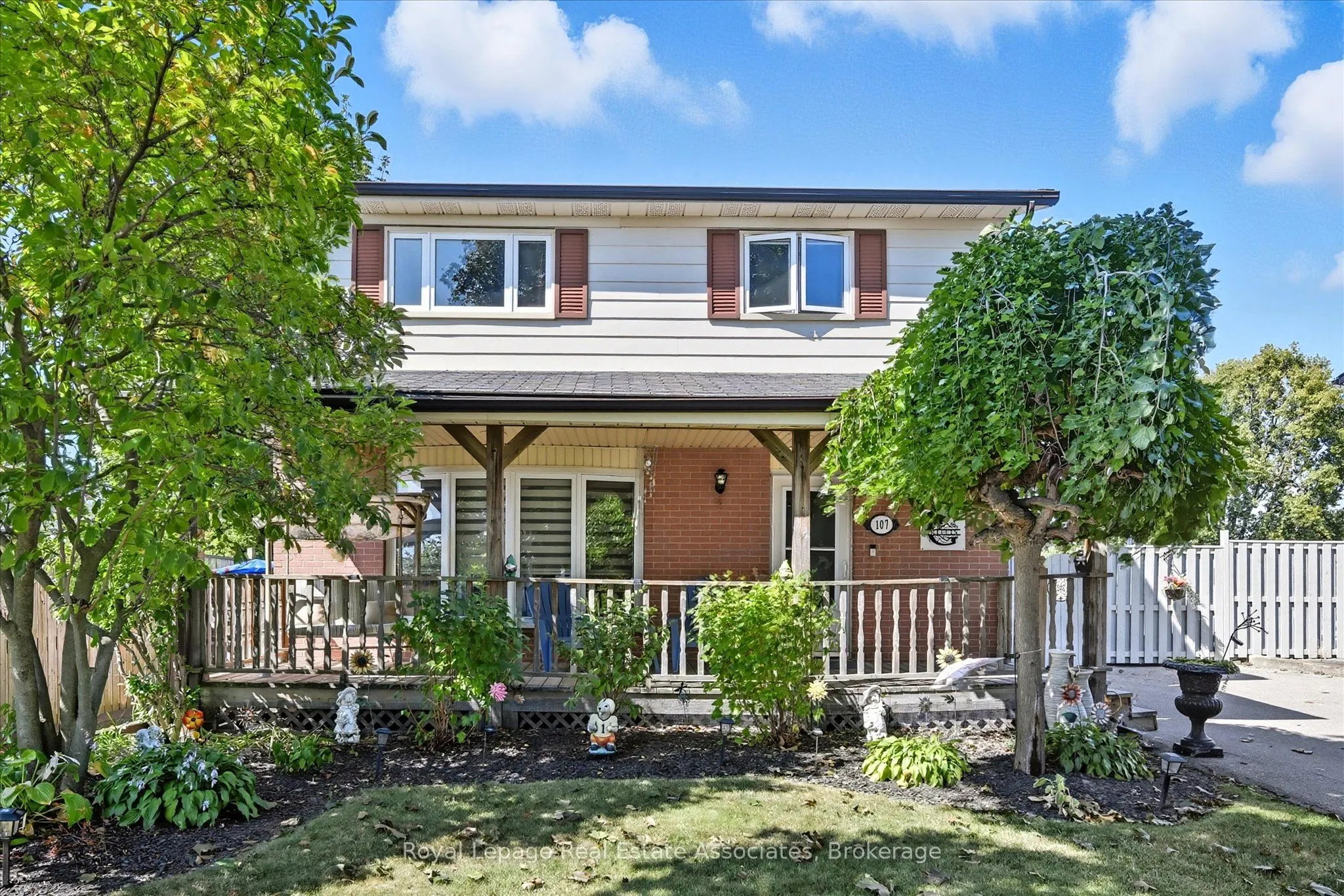 107 Billington Crescent