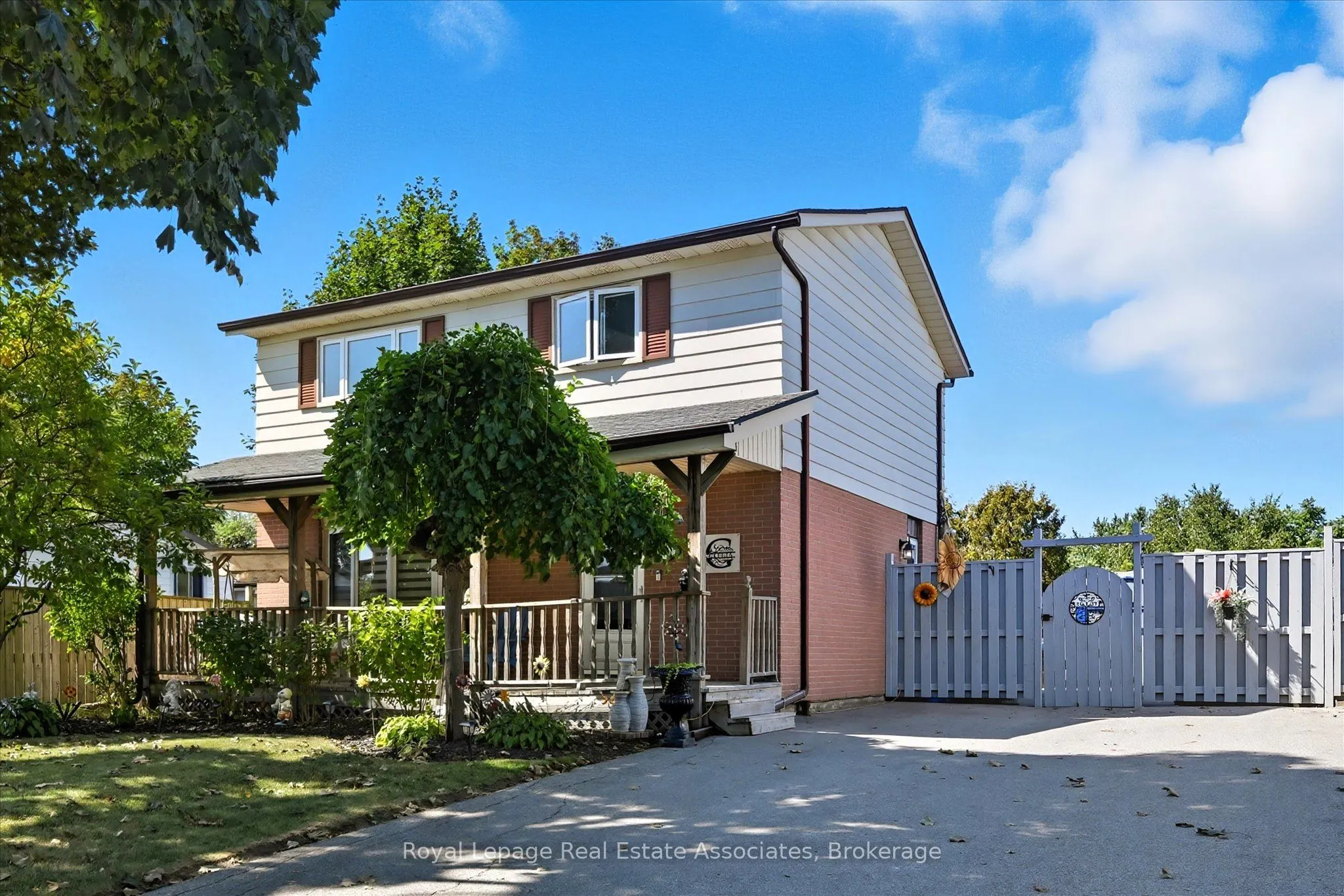 107 Billington Crescent